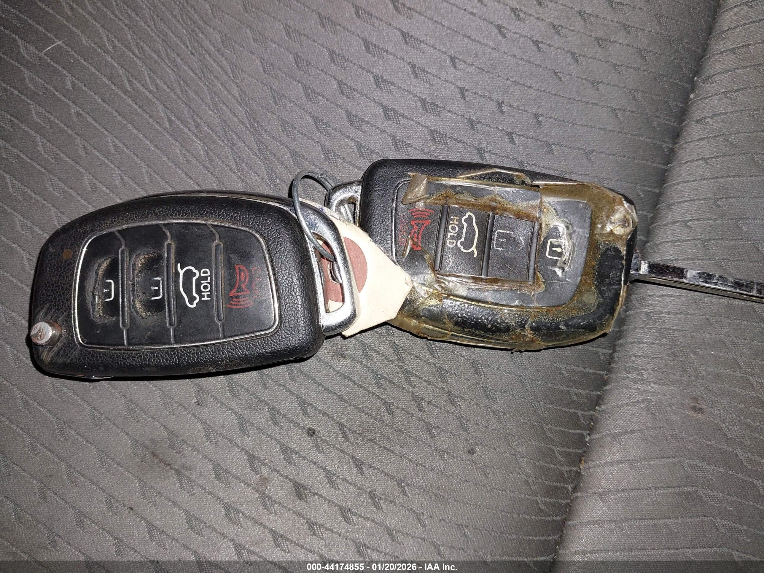 HYUNDAI SANTA image 11
