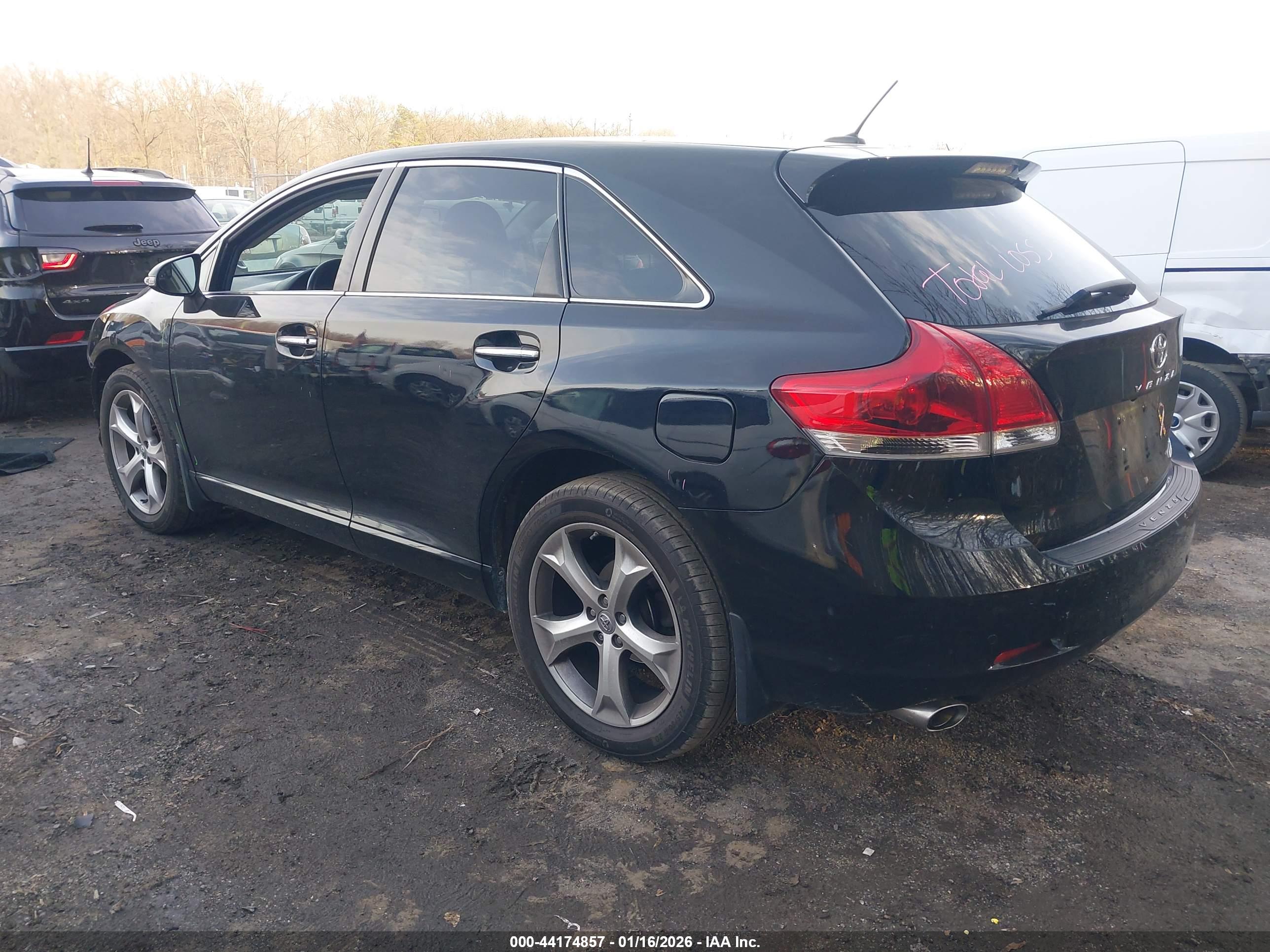 TOYOTA VENZA image 3