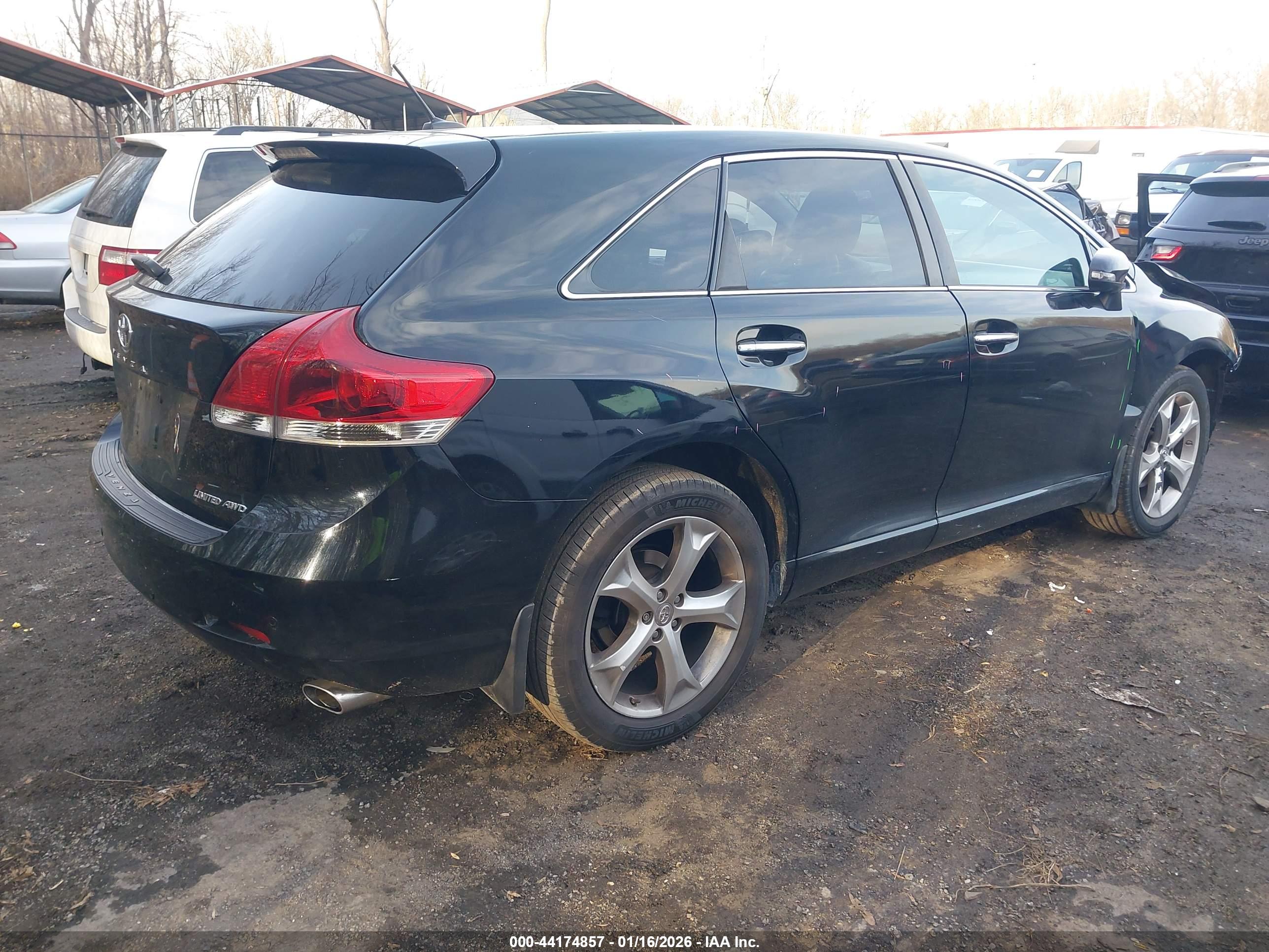 TOYOTA VENZA image 4