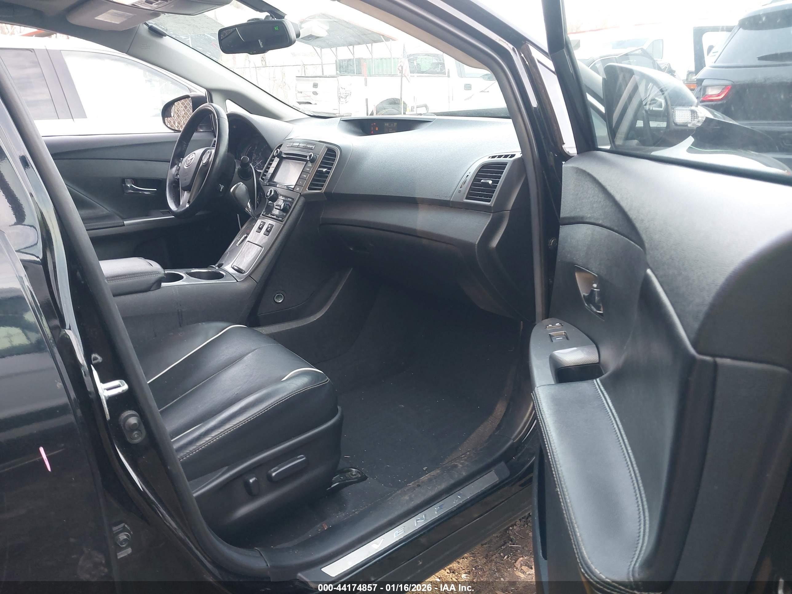 TOYOTA VENZA image 5