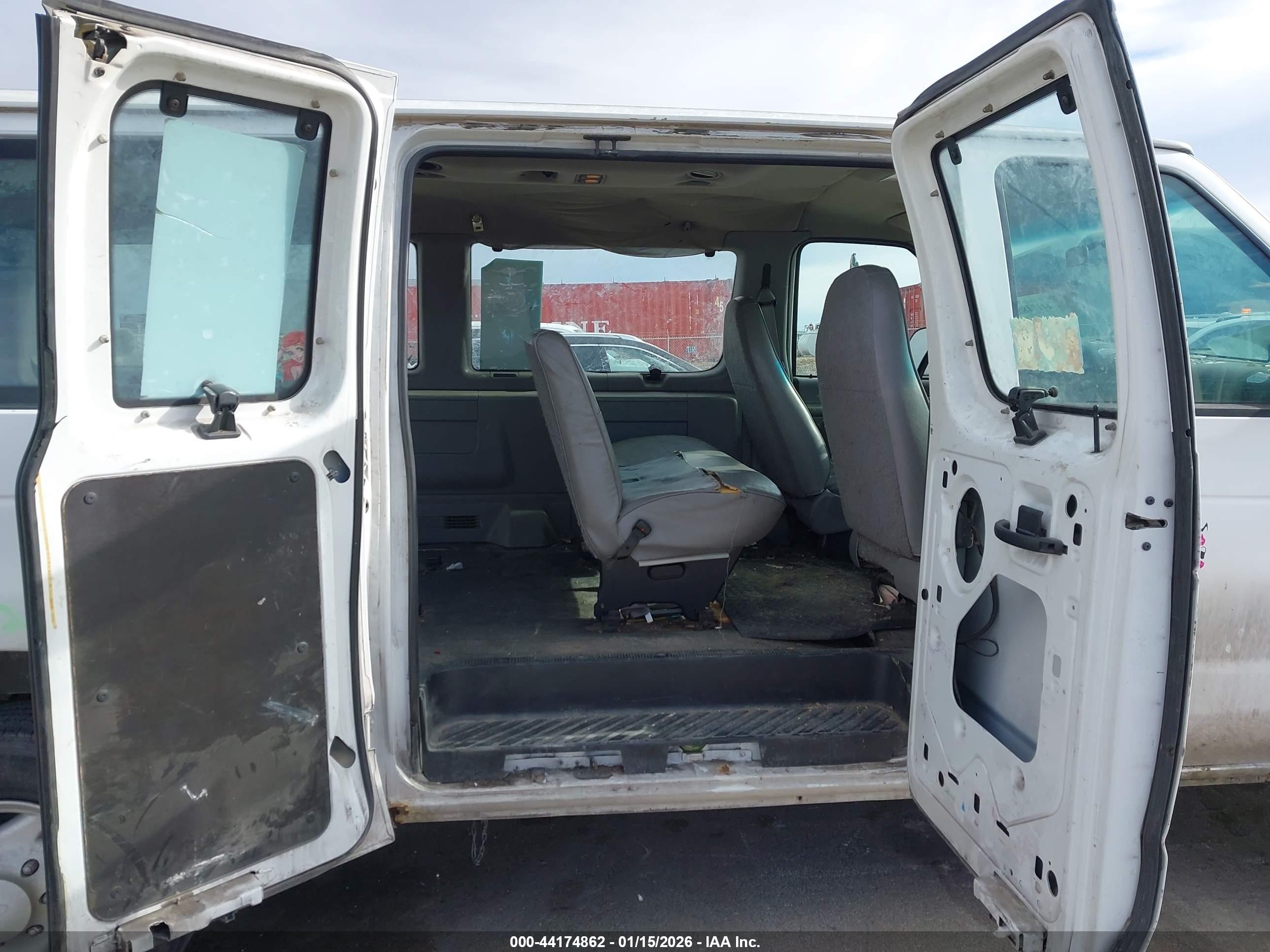 FORD CLUB image 8