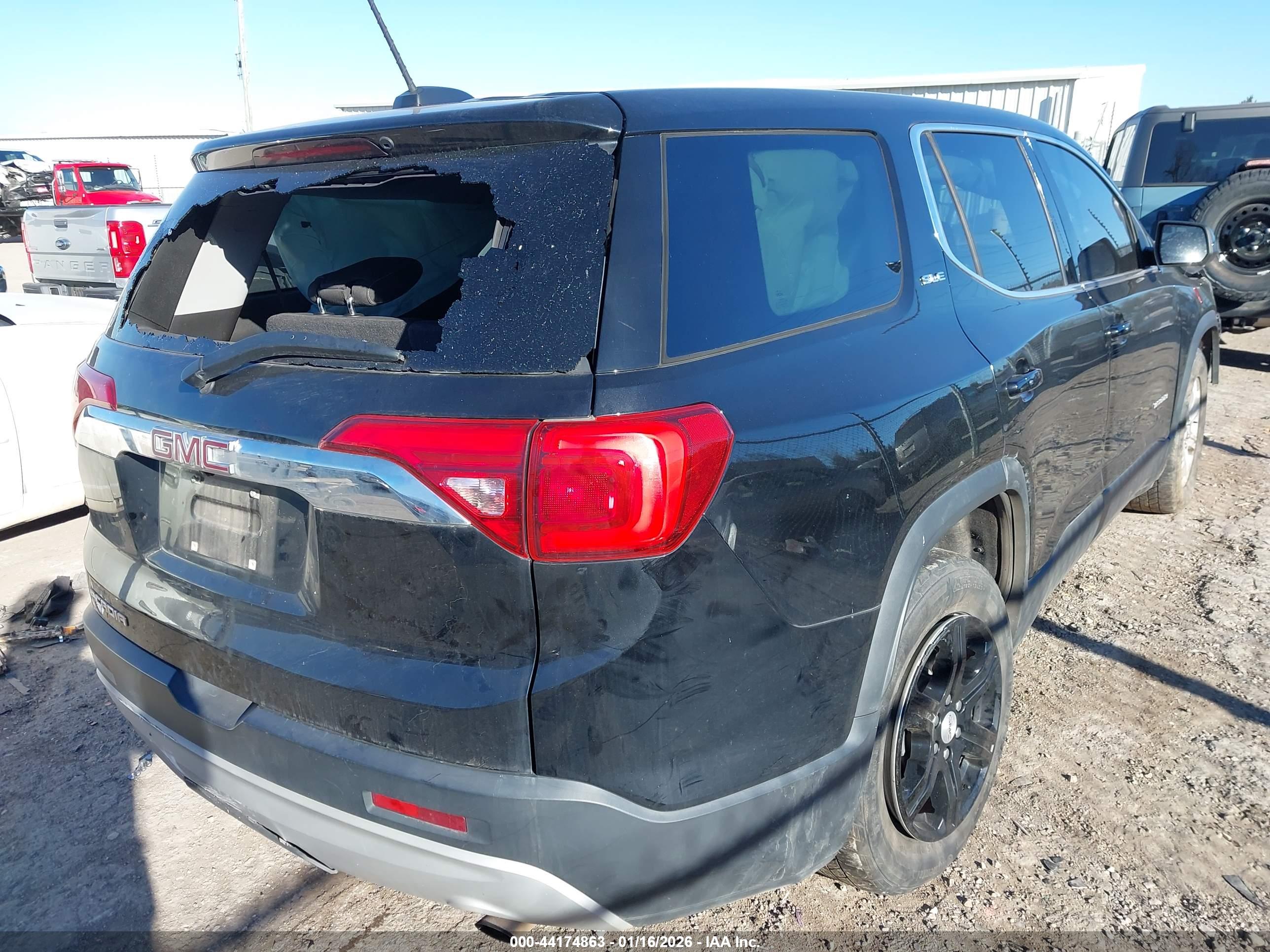 GMC ACADIA image 4
