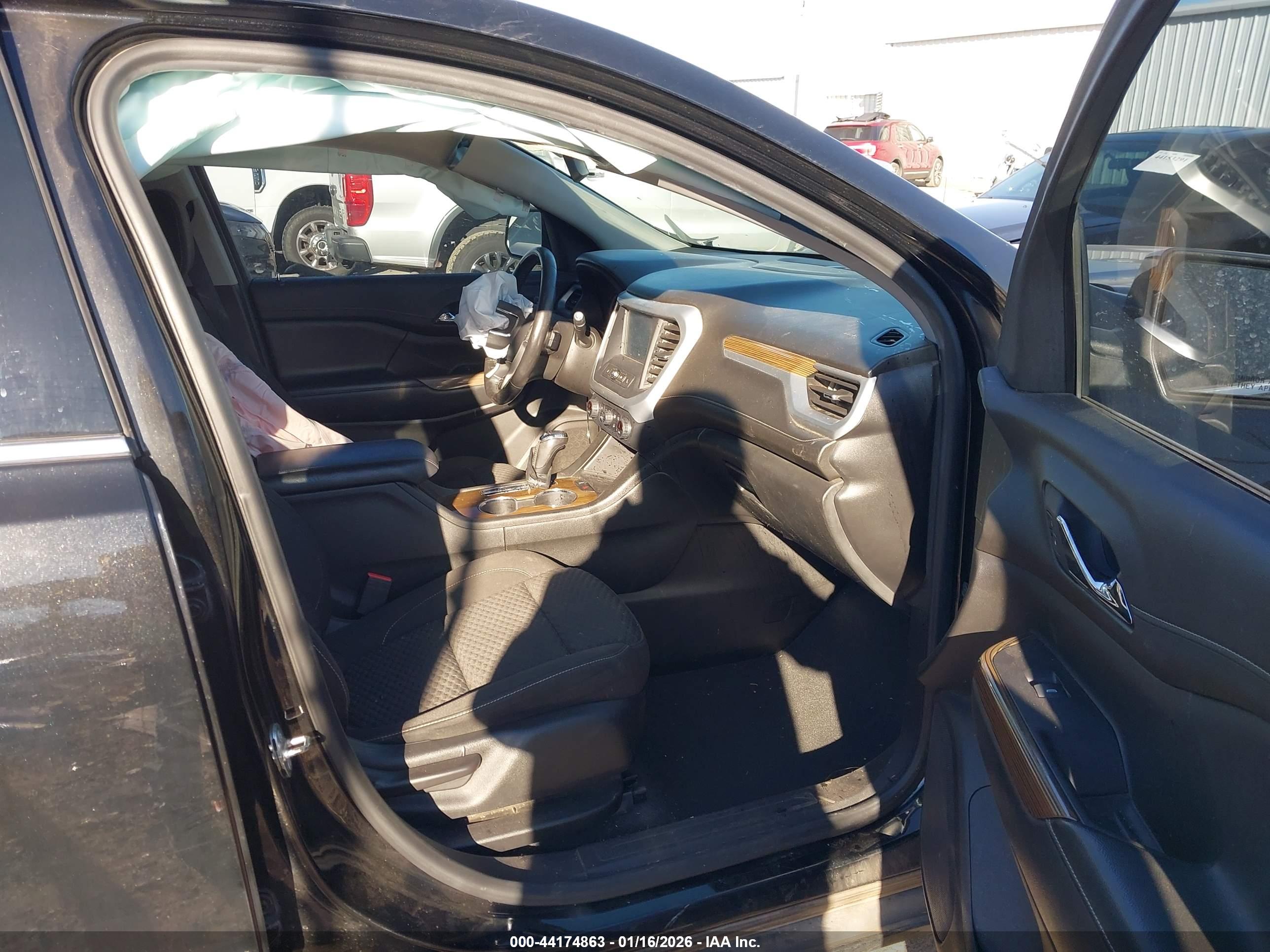 GMC ACADIA image 5