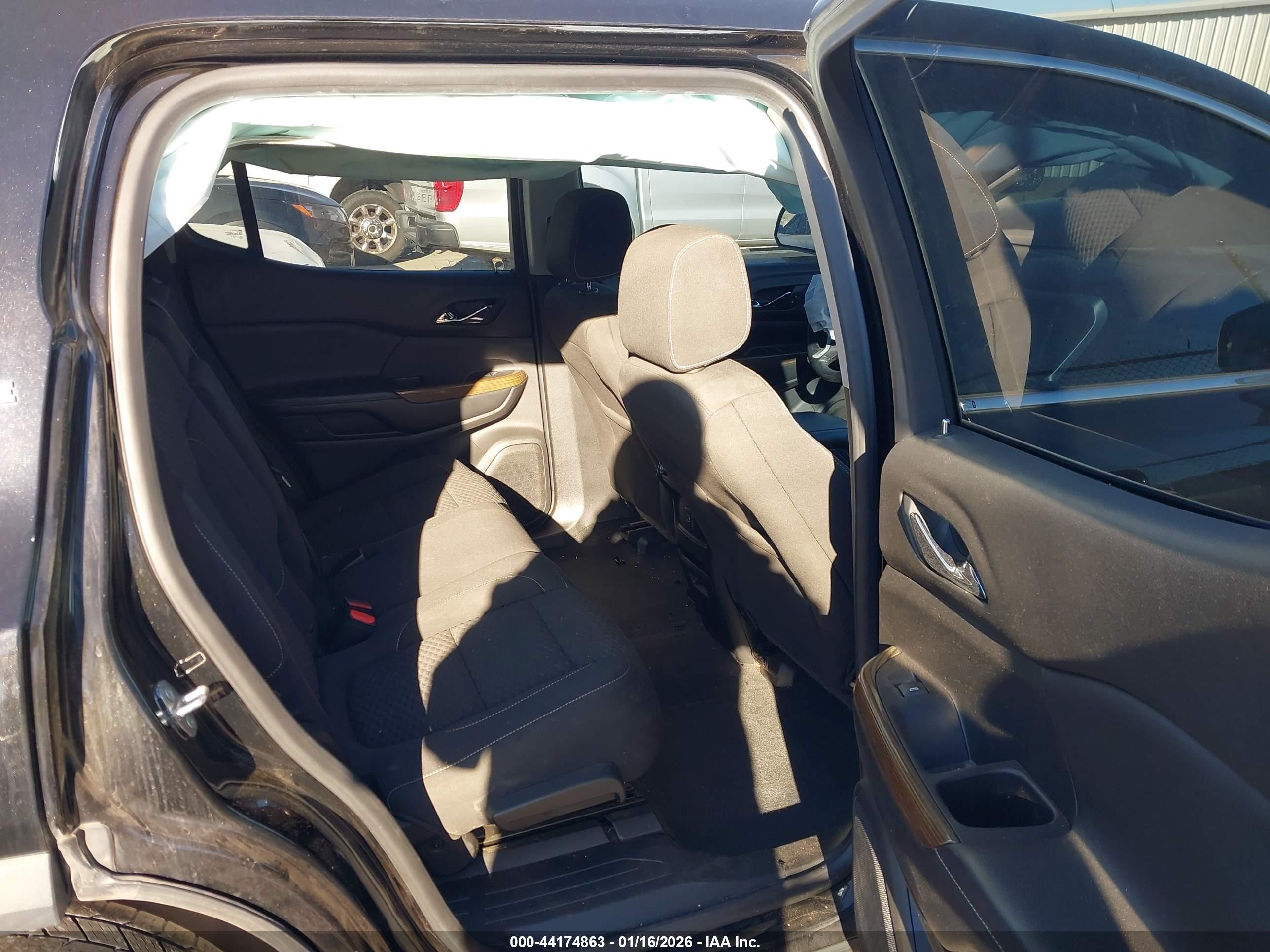 GMC ACADIA image 8