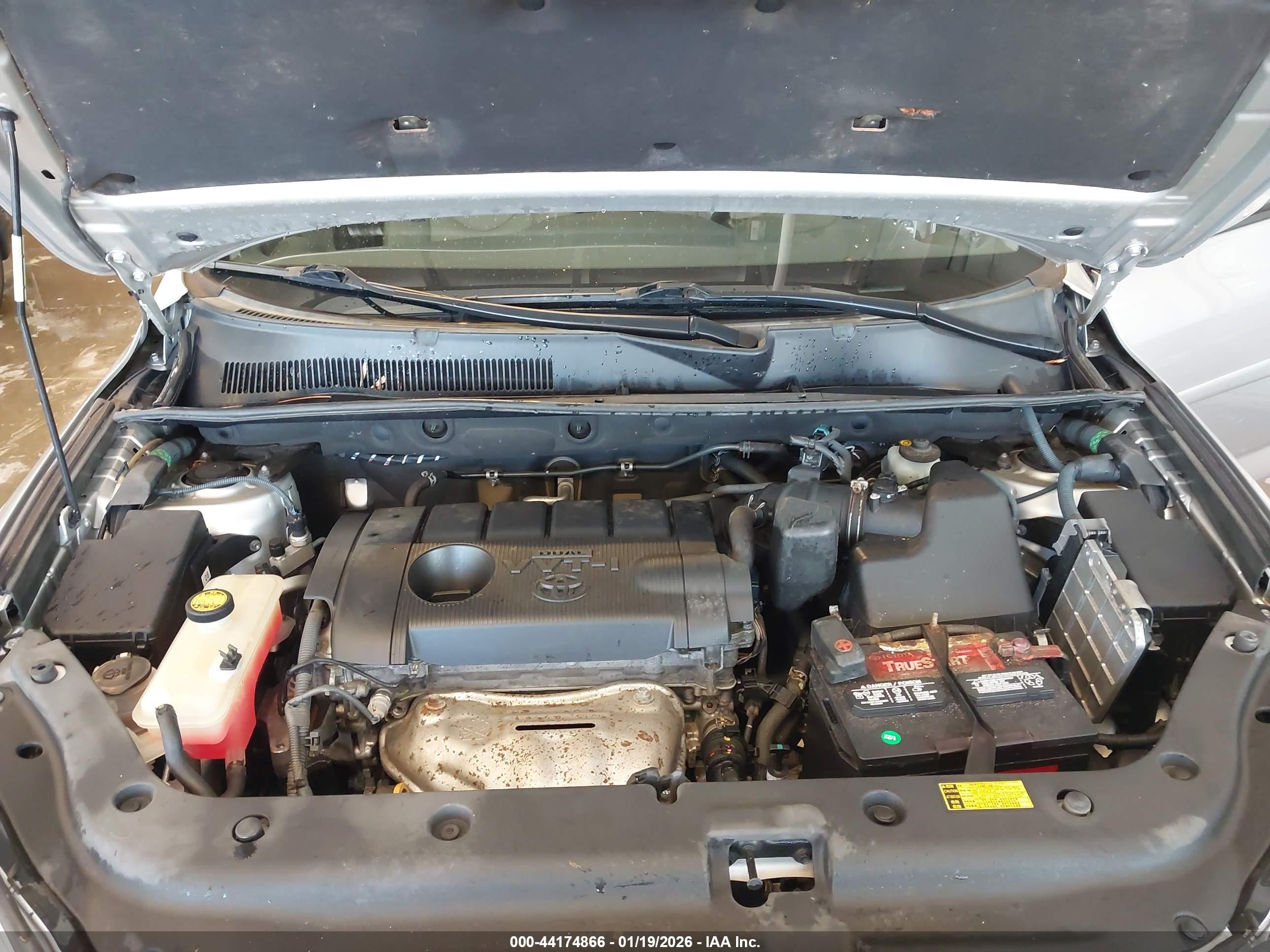 TOYOTA RAV4 image 10