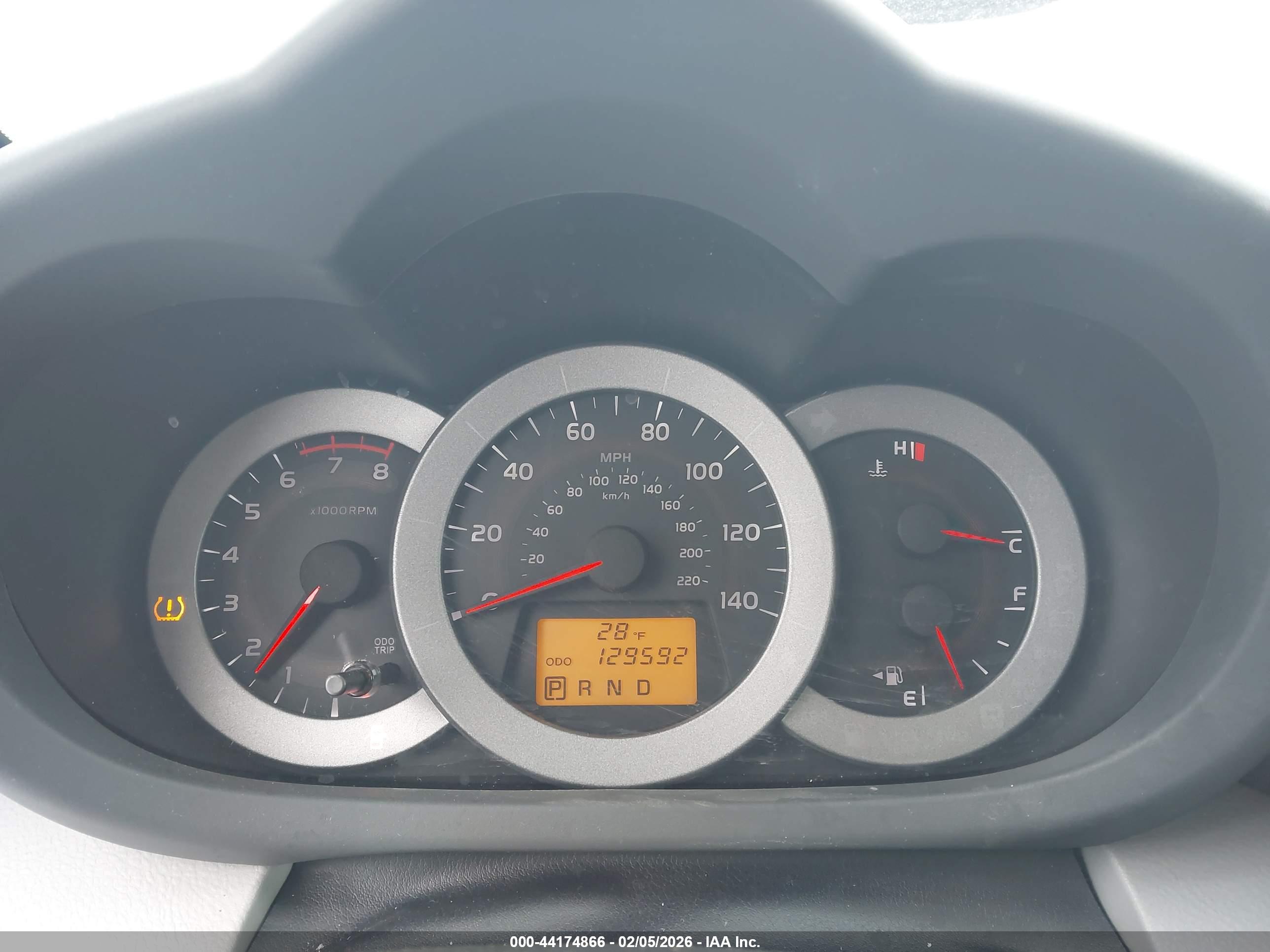 TOYOTA RAV4 image 7