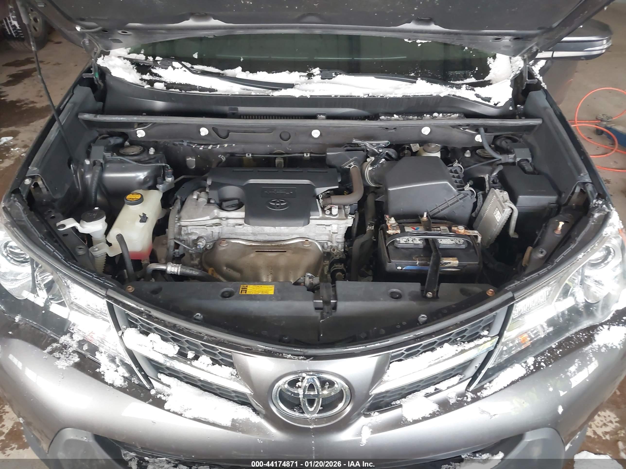 TOYOTA RAV4 image 10