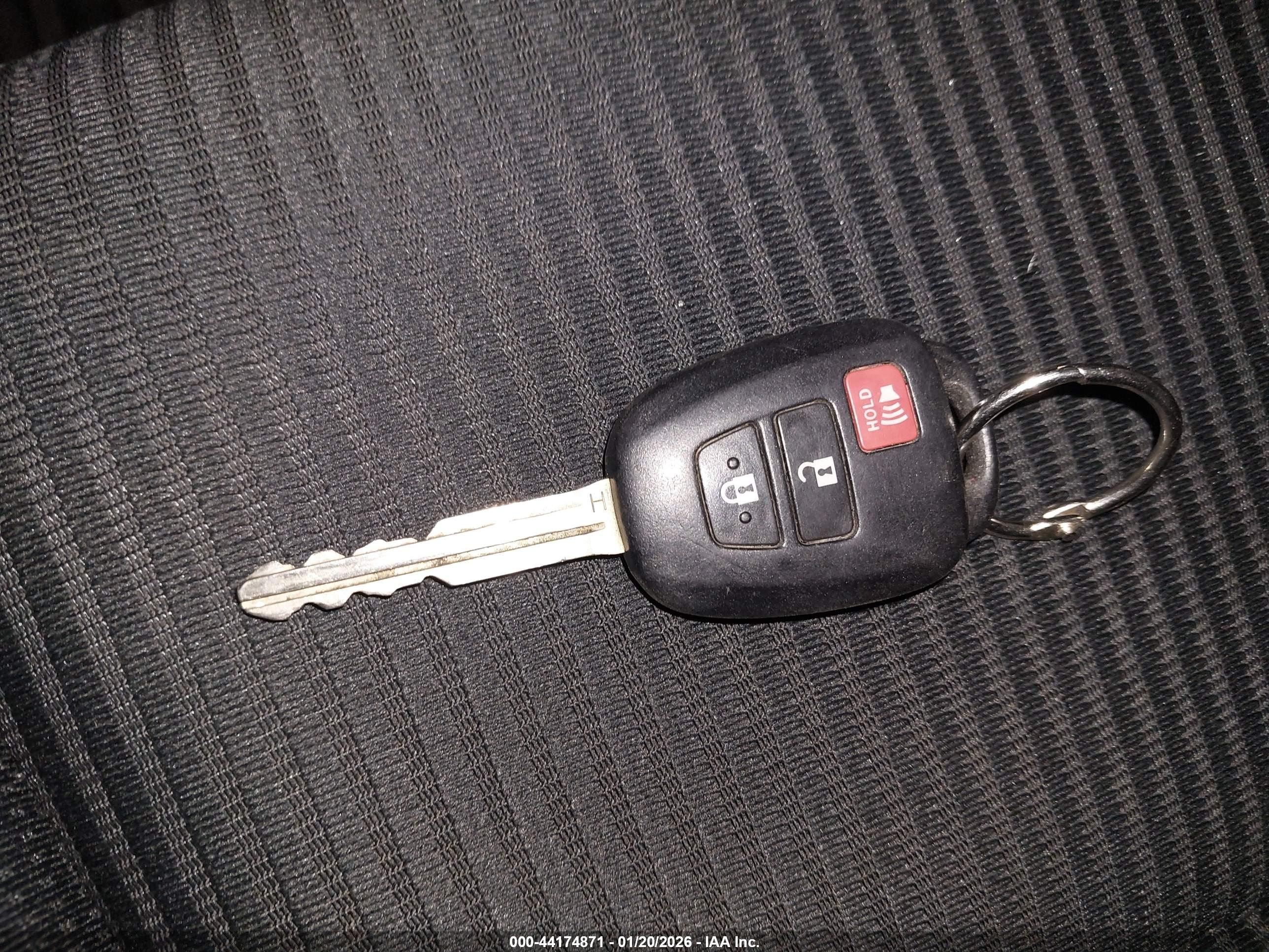 TOYOTA RAV4 image 11