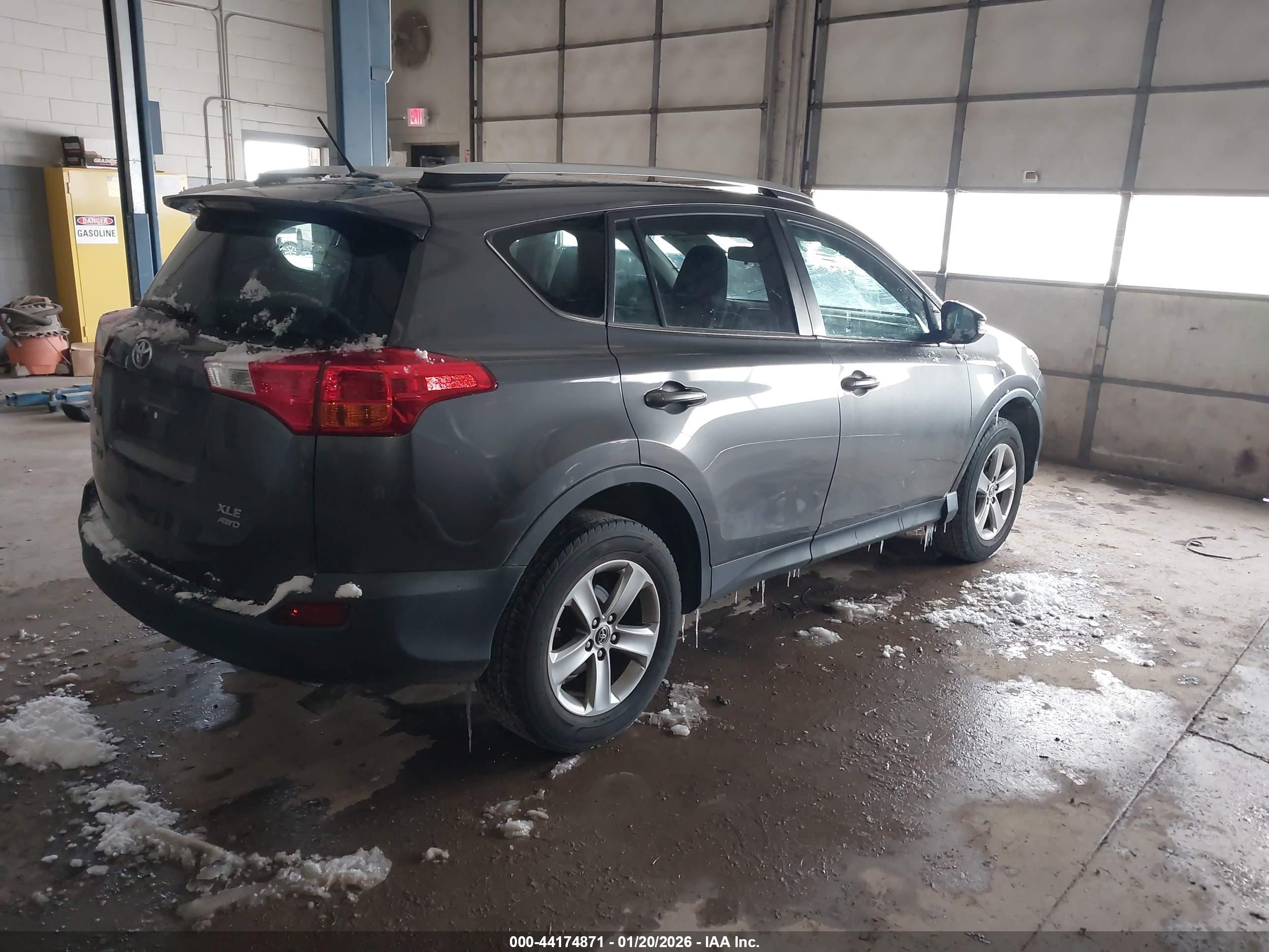TOYOTA RAV4 image 4