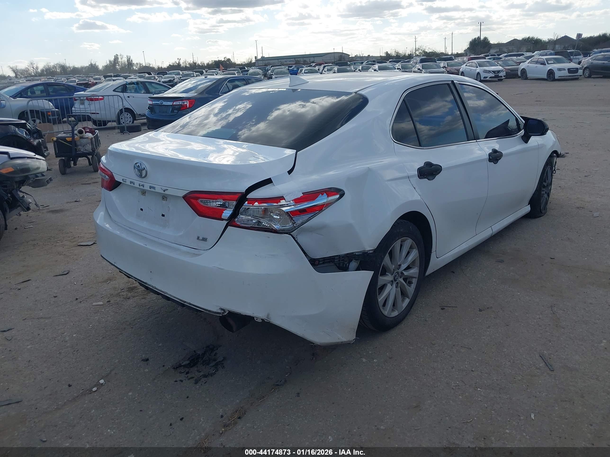 TOYOTA CAMRY image 4