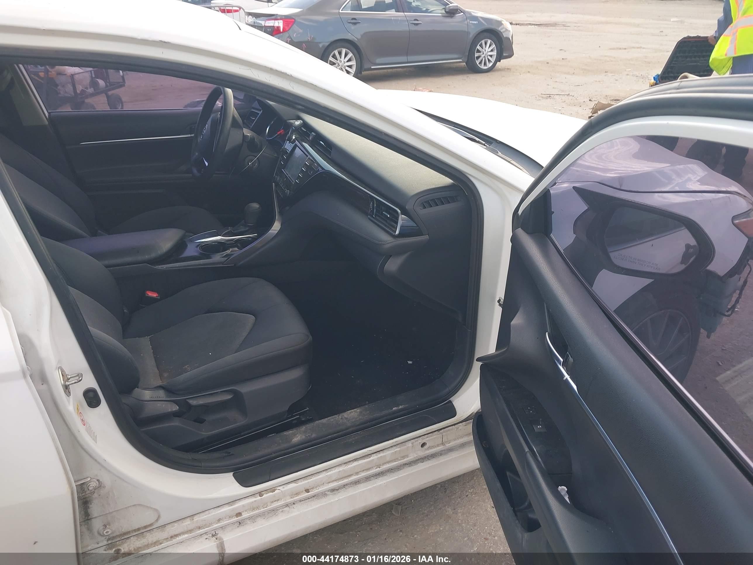 TOYOTA CAMRY image 5
