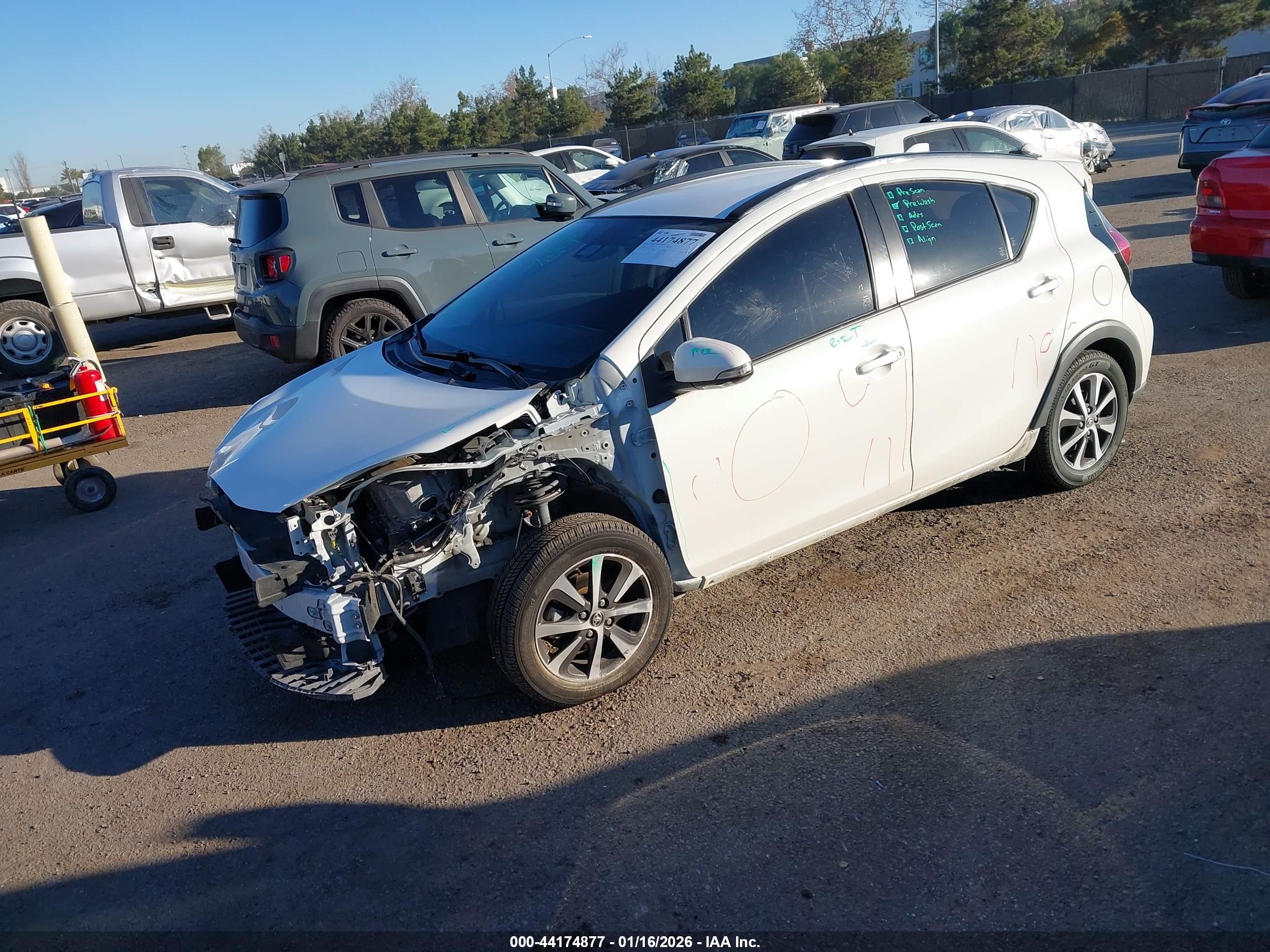 TOYOTA PRIUS image 2