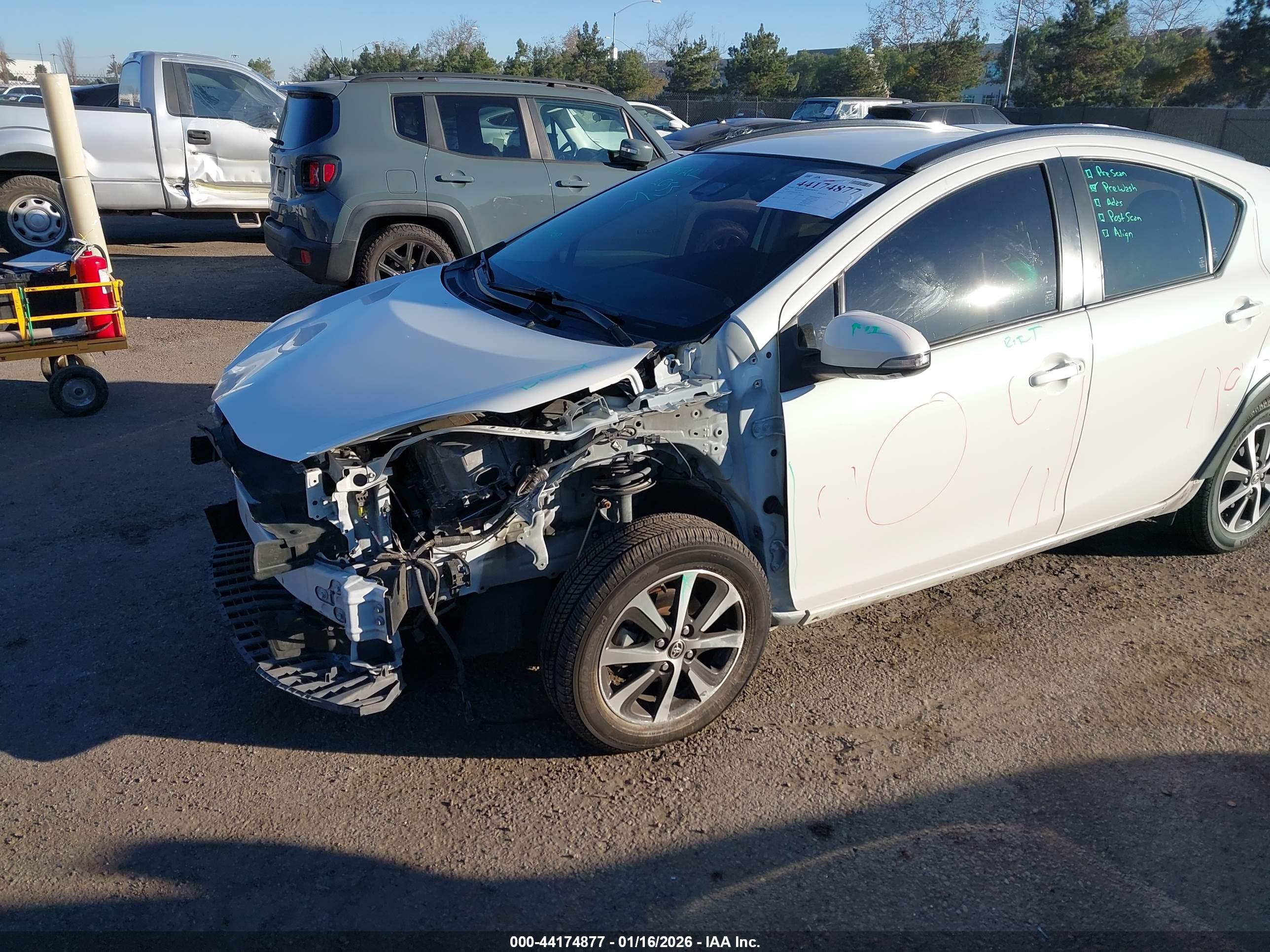 TOYOTA PRIUS image 6