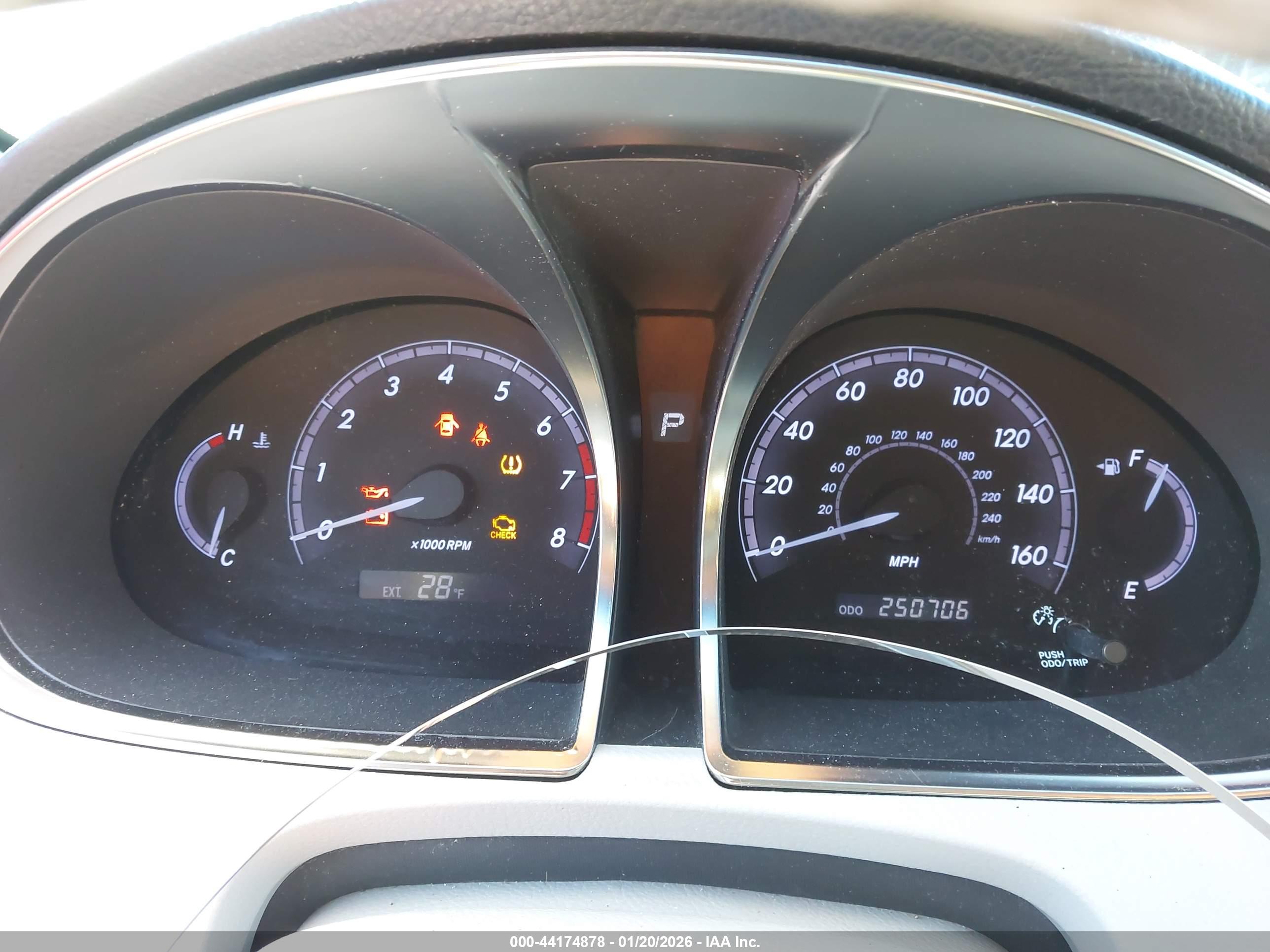 TOYOTA AVALON image 7
