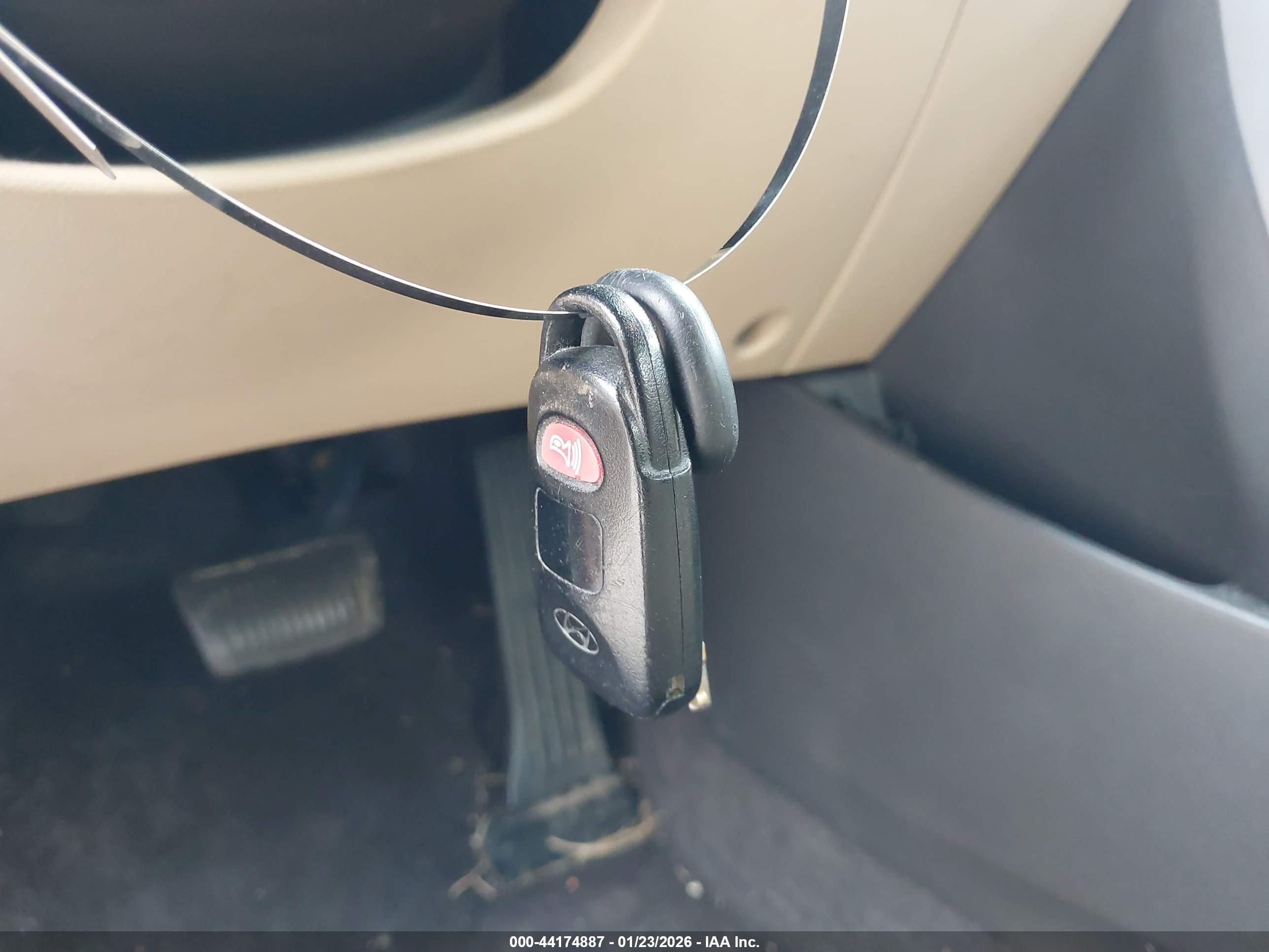HYUNDAI ELANTRA image 11