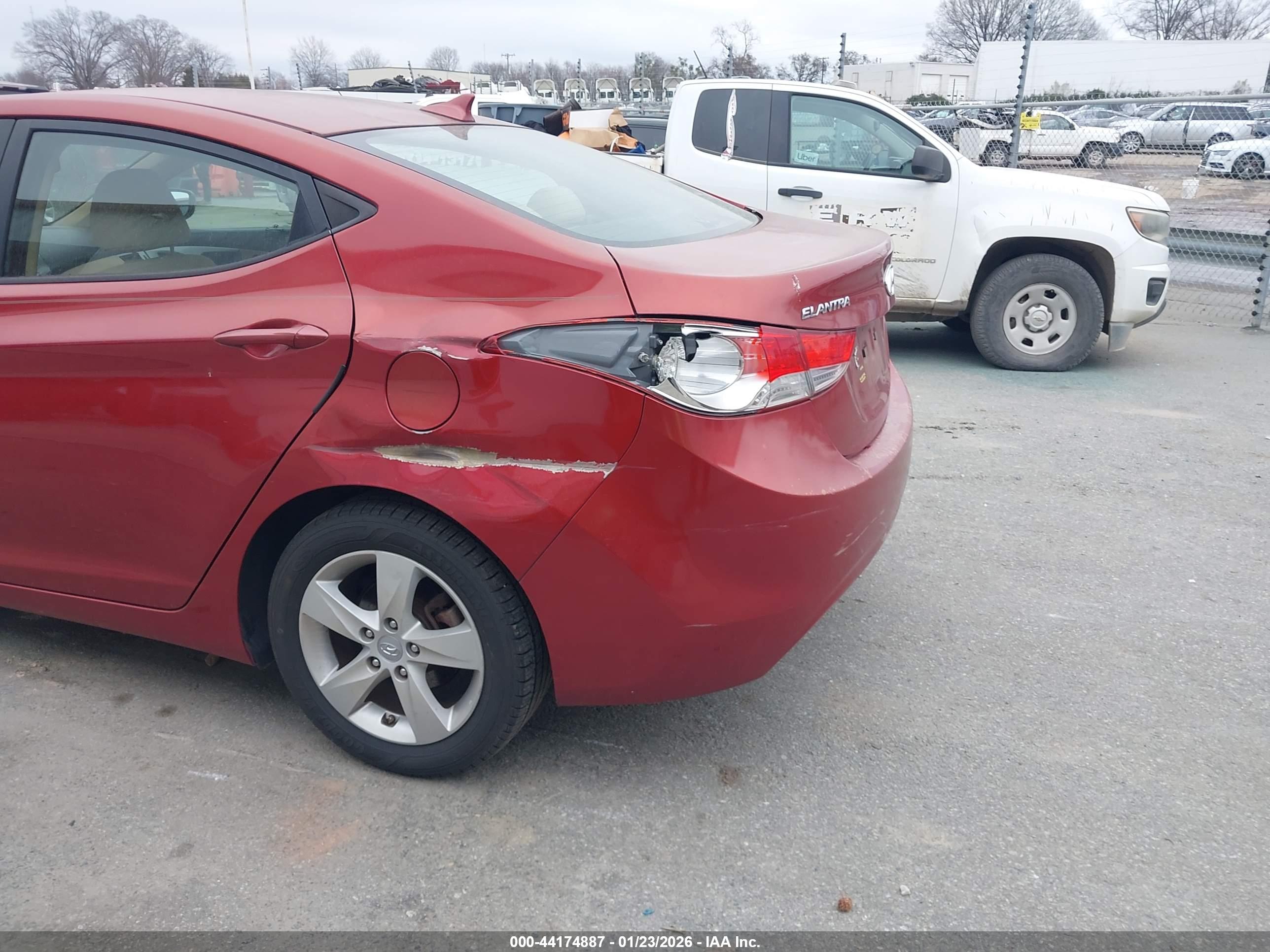 HYUNDAI ELANTRA image 6