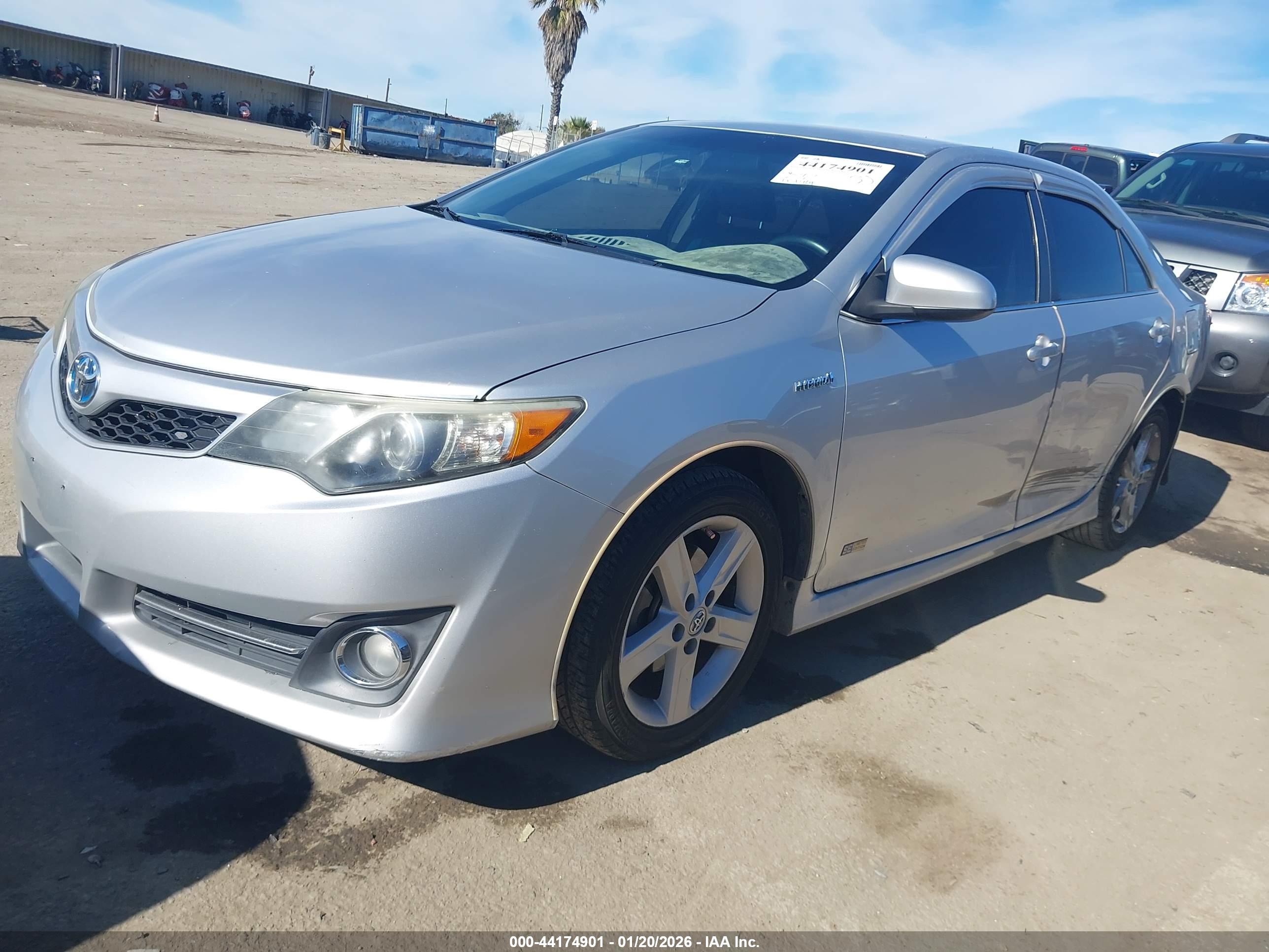 TOYOTA CAMRY image 2
