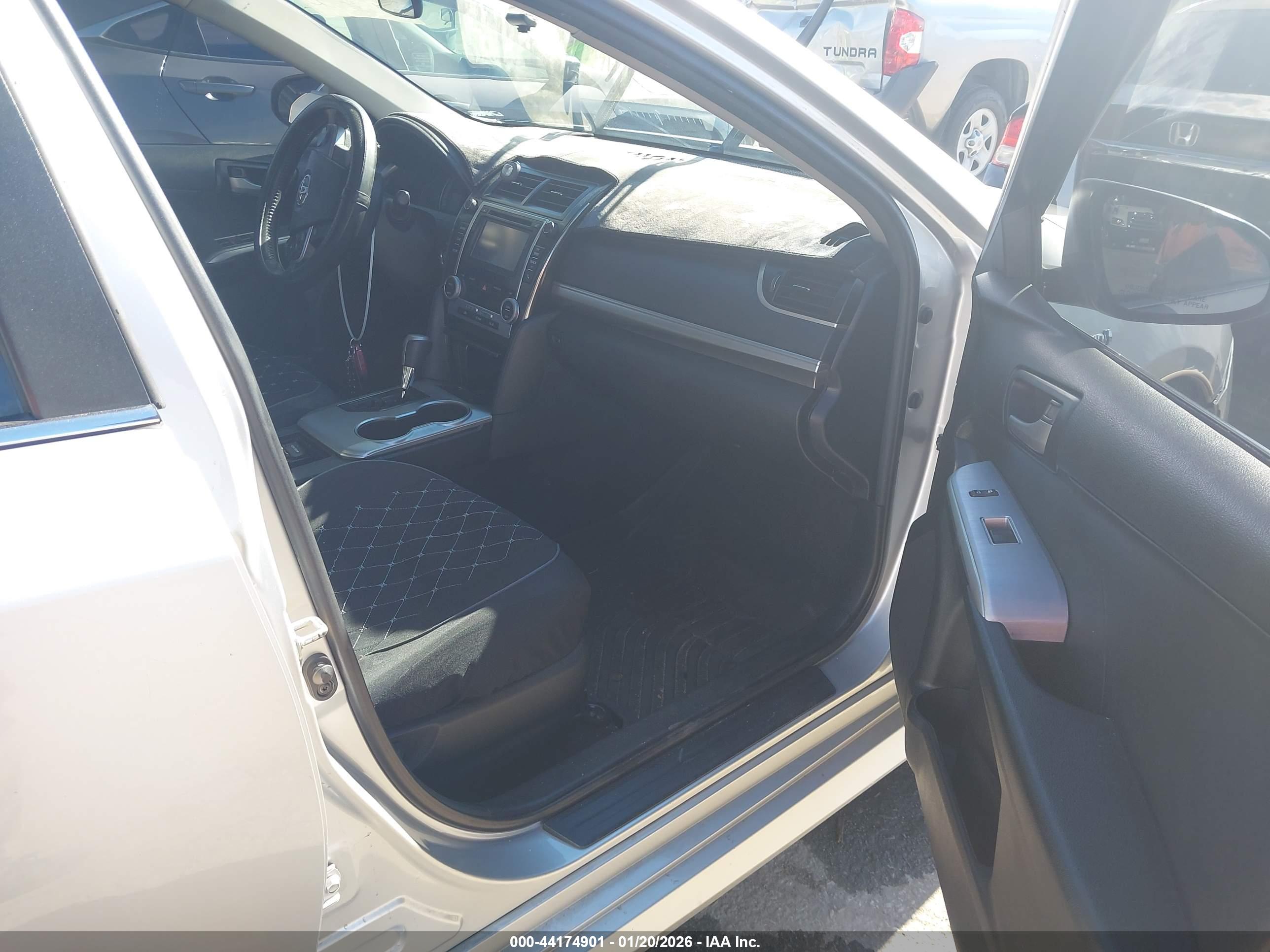 TOYOTA CAMRY image 5