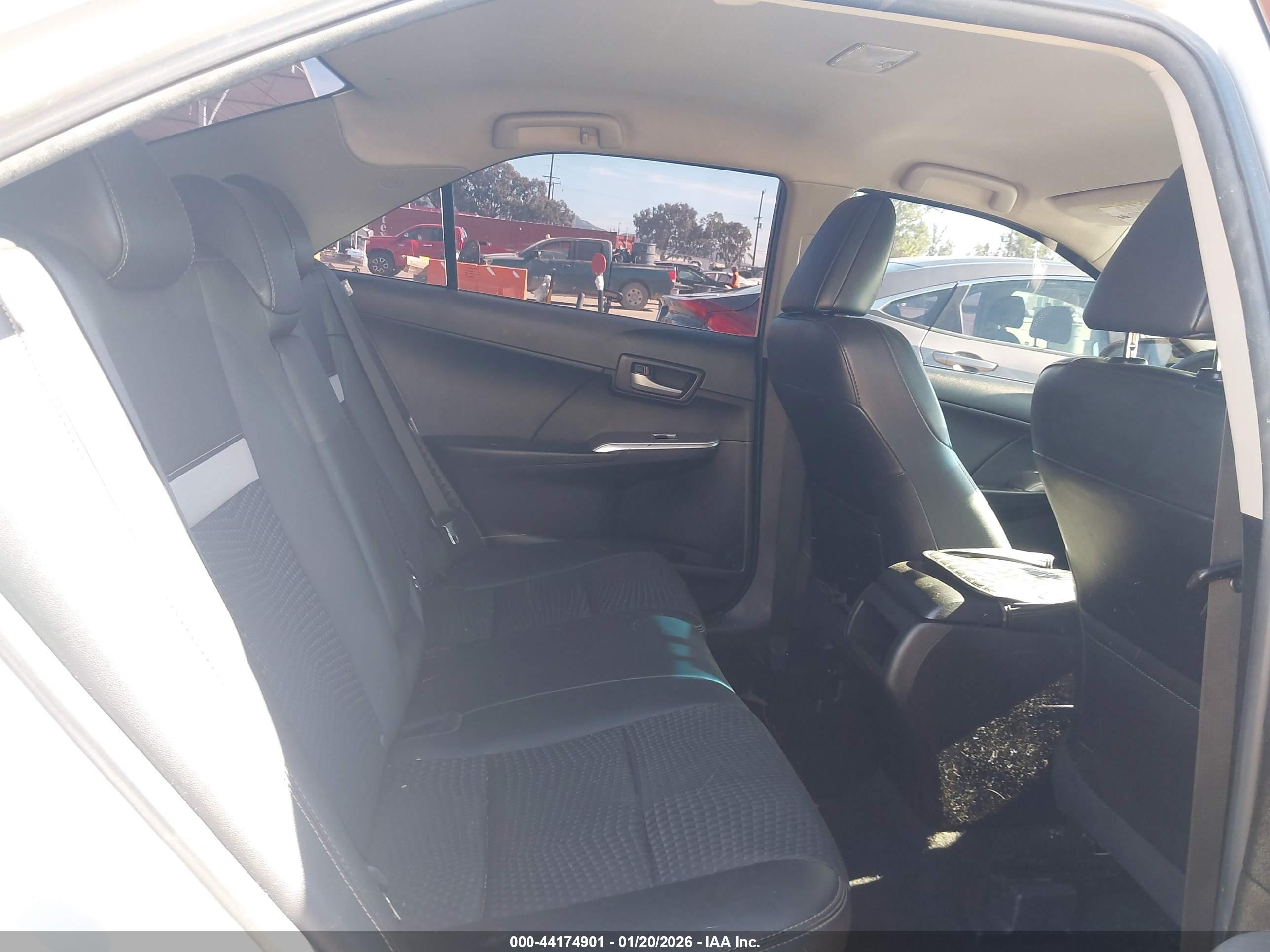 TOYOTA CAMRY image 8
