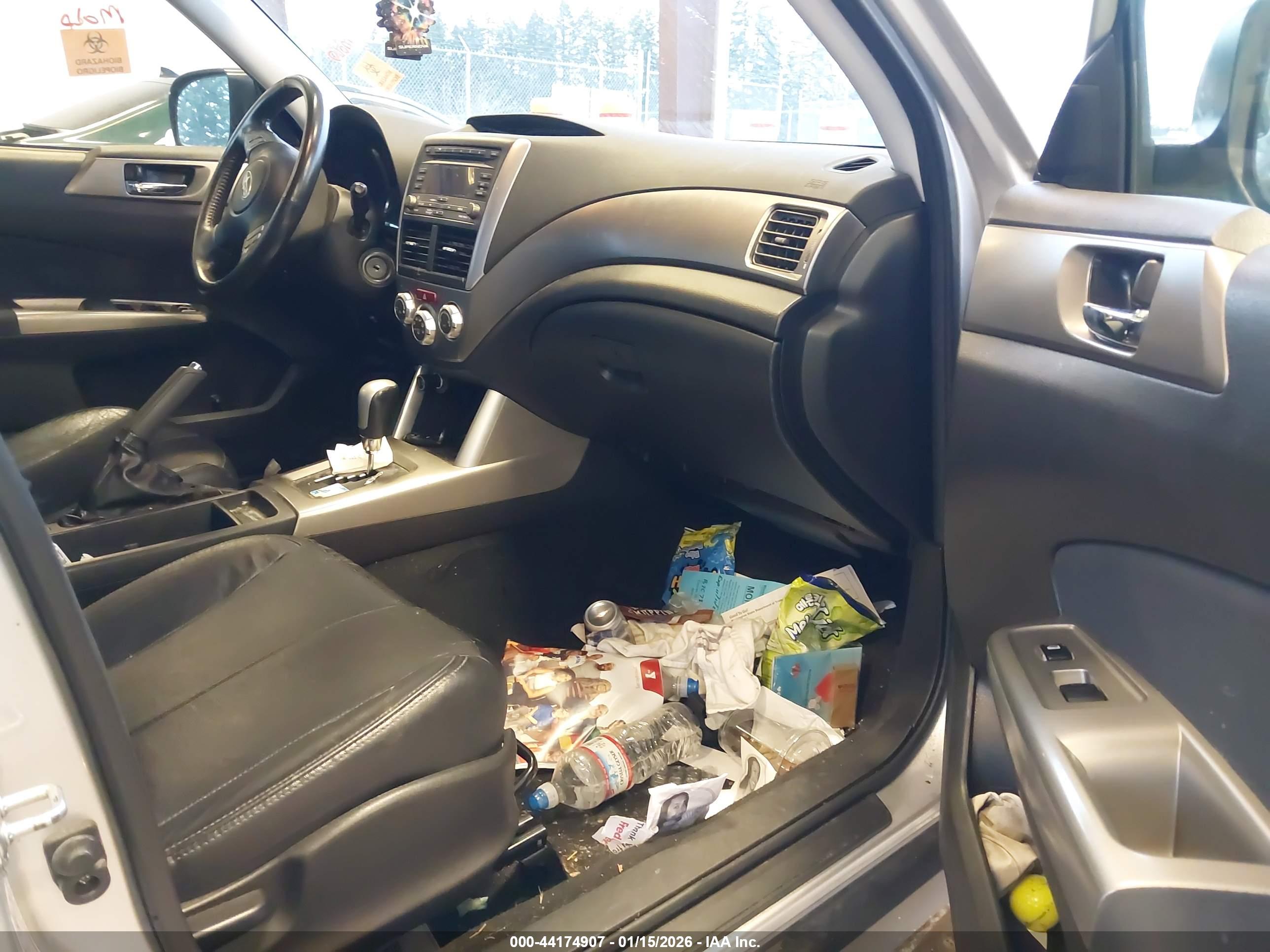 SUBARU FORESTER image 5