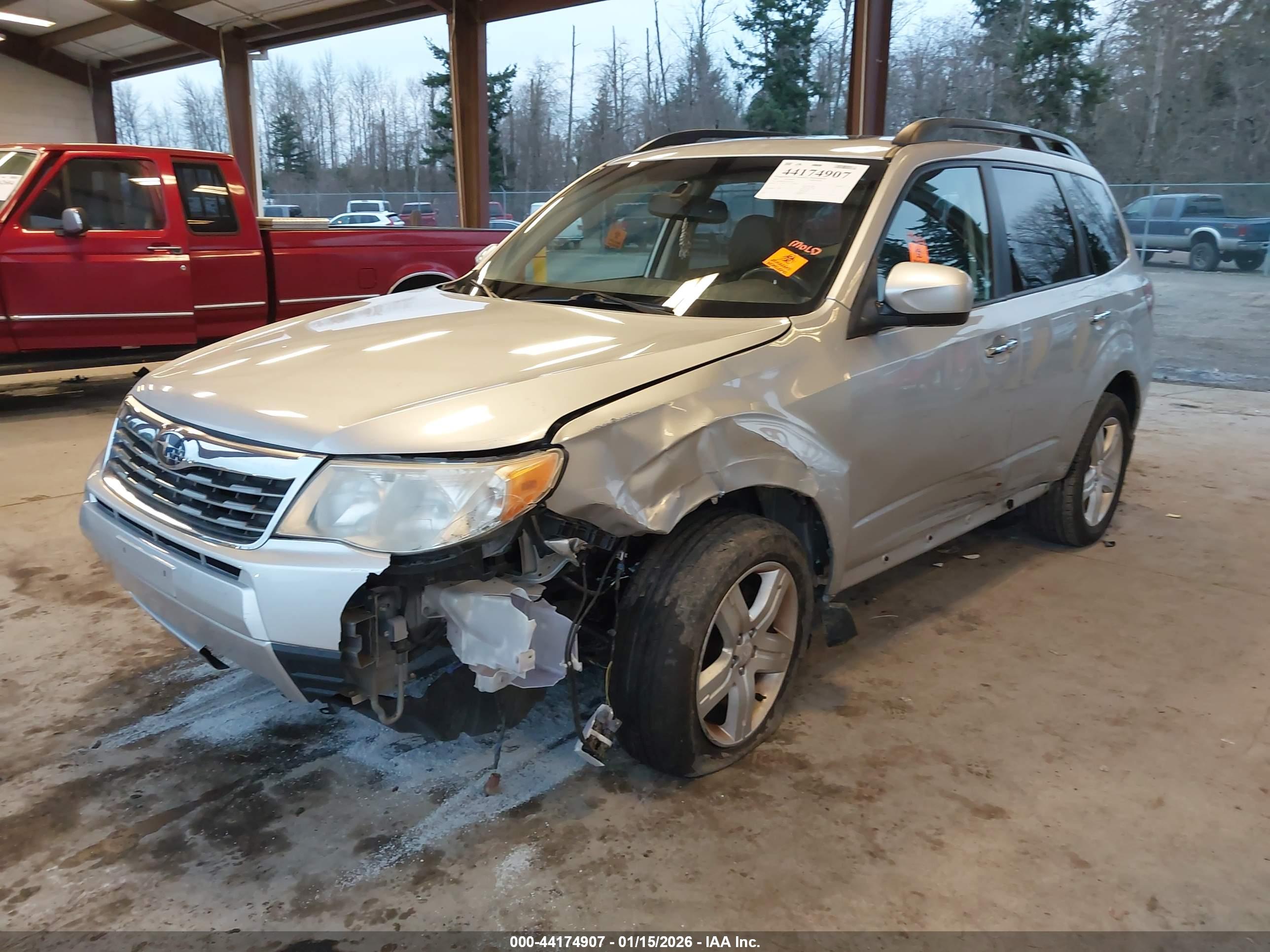 SUBARU FORESTER image 6