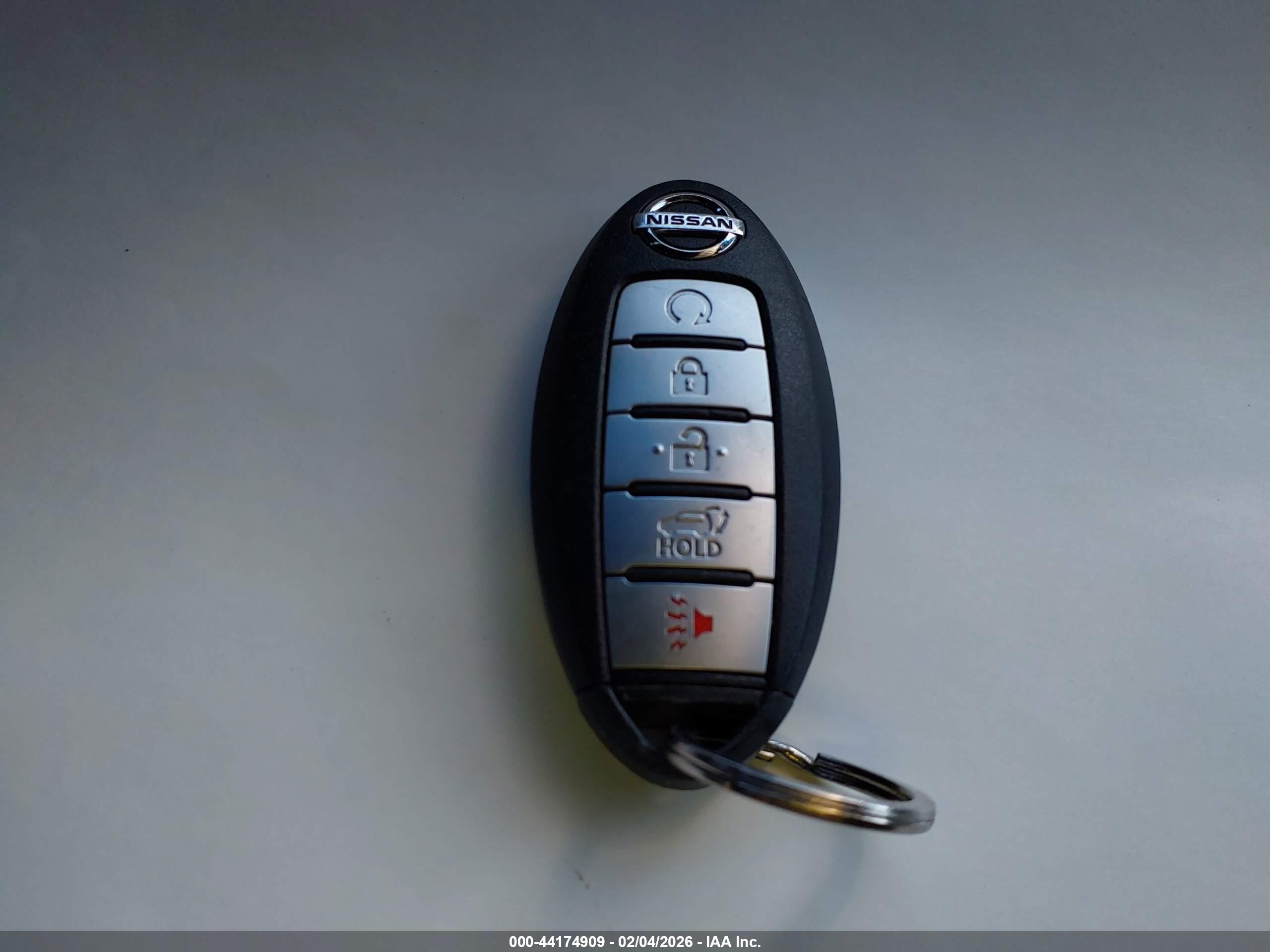 NISSAN ROGUE image 11