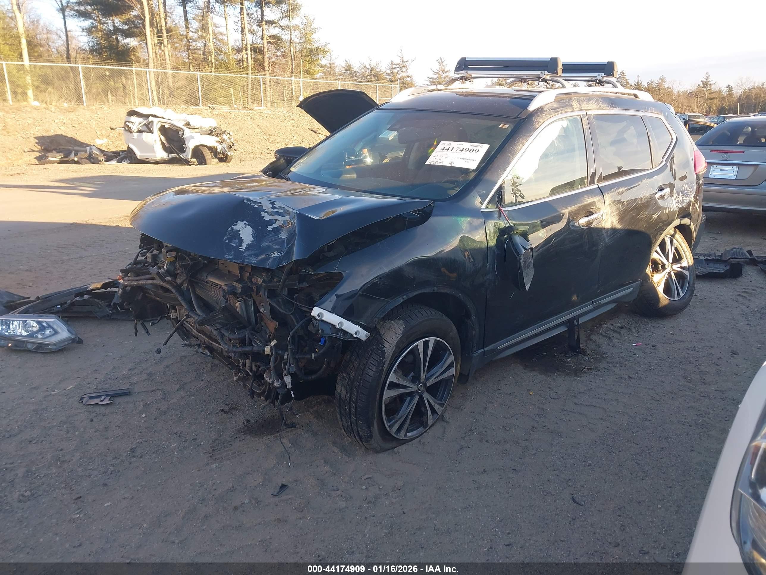 NISSAN ROGUE image 2