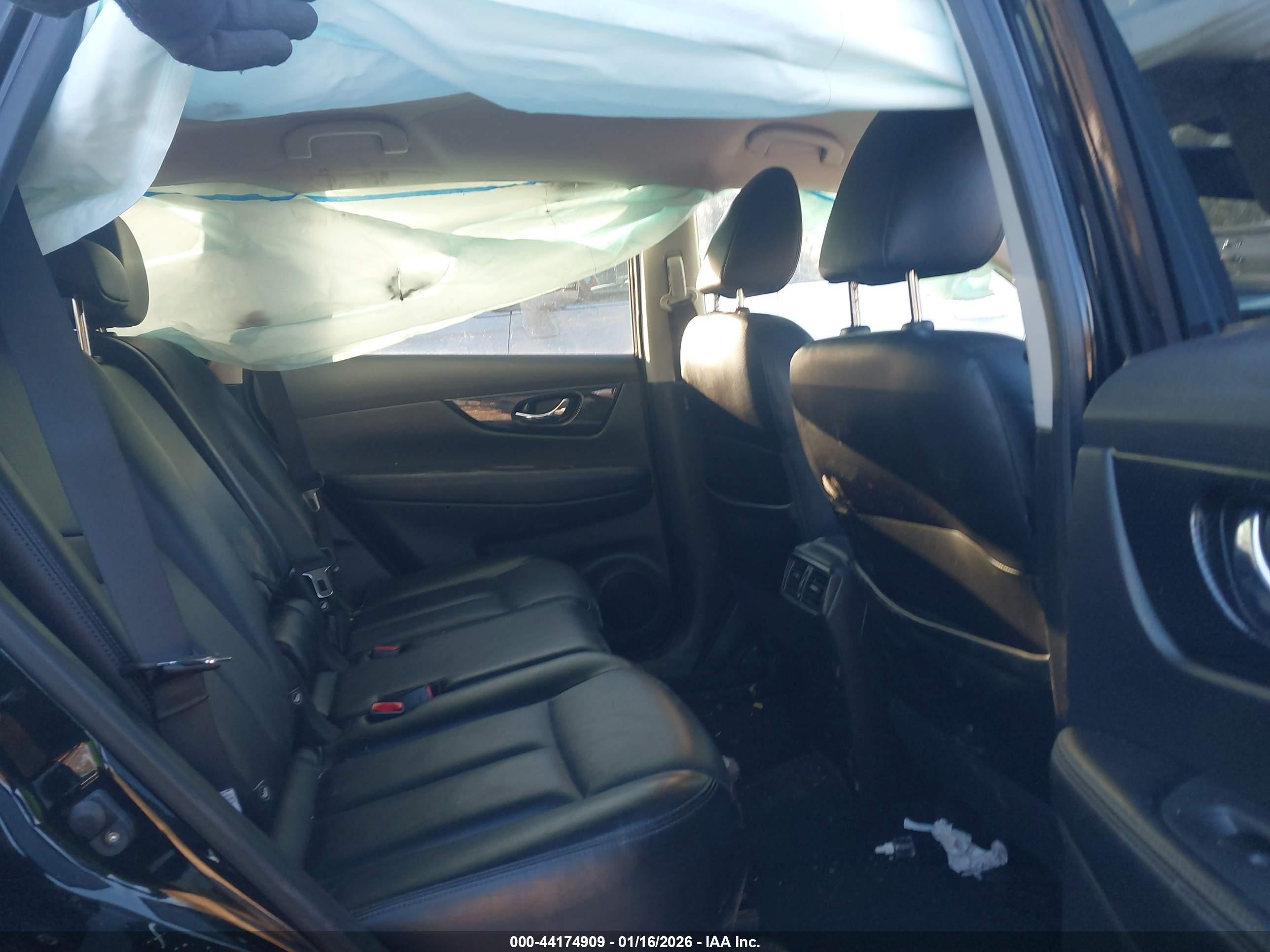 NISSAN ROGUE image 8