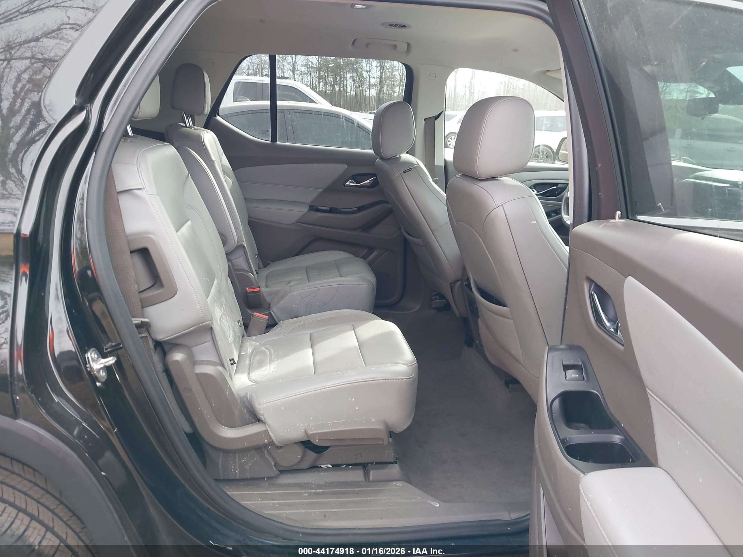 CHEVROLET TRAVERSE image 8