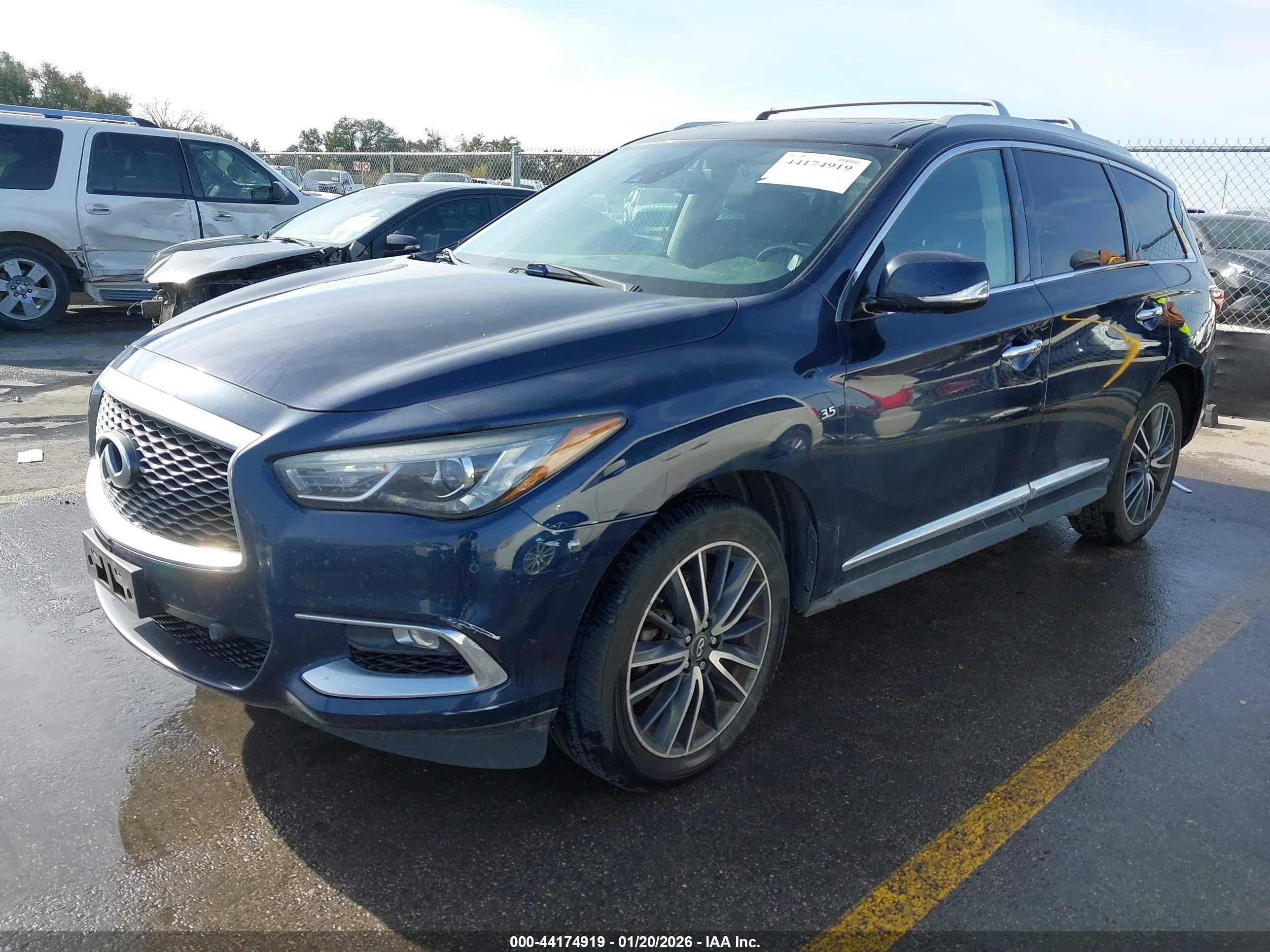 INFINITI QX60 image 2