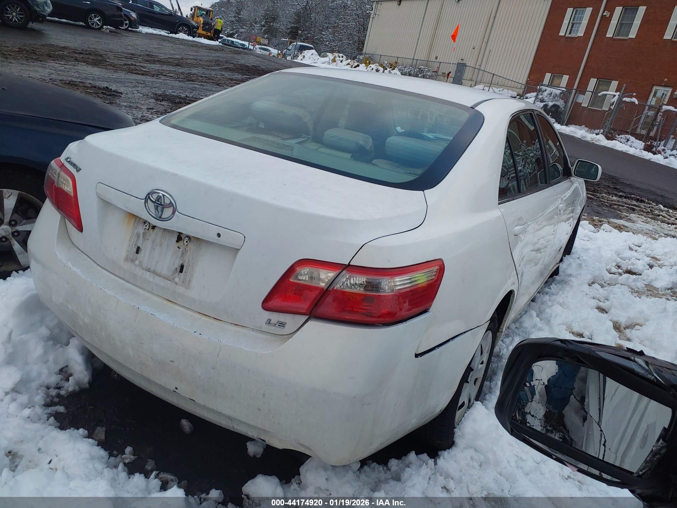 TOYOTA CAMRY image 4