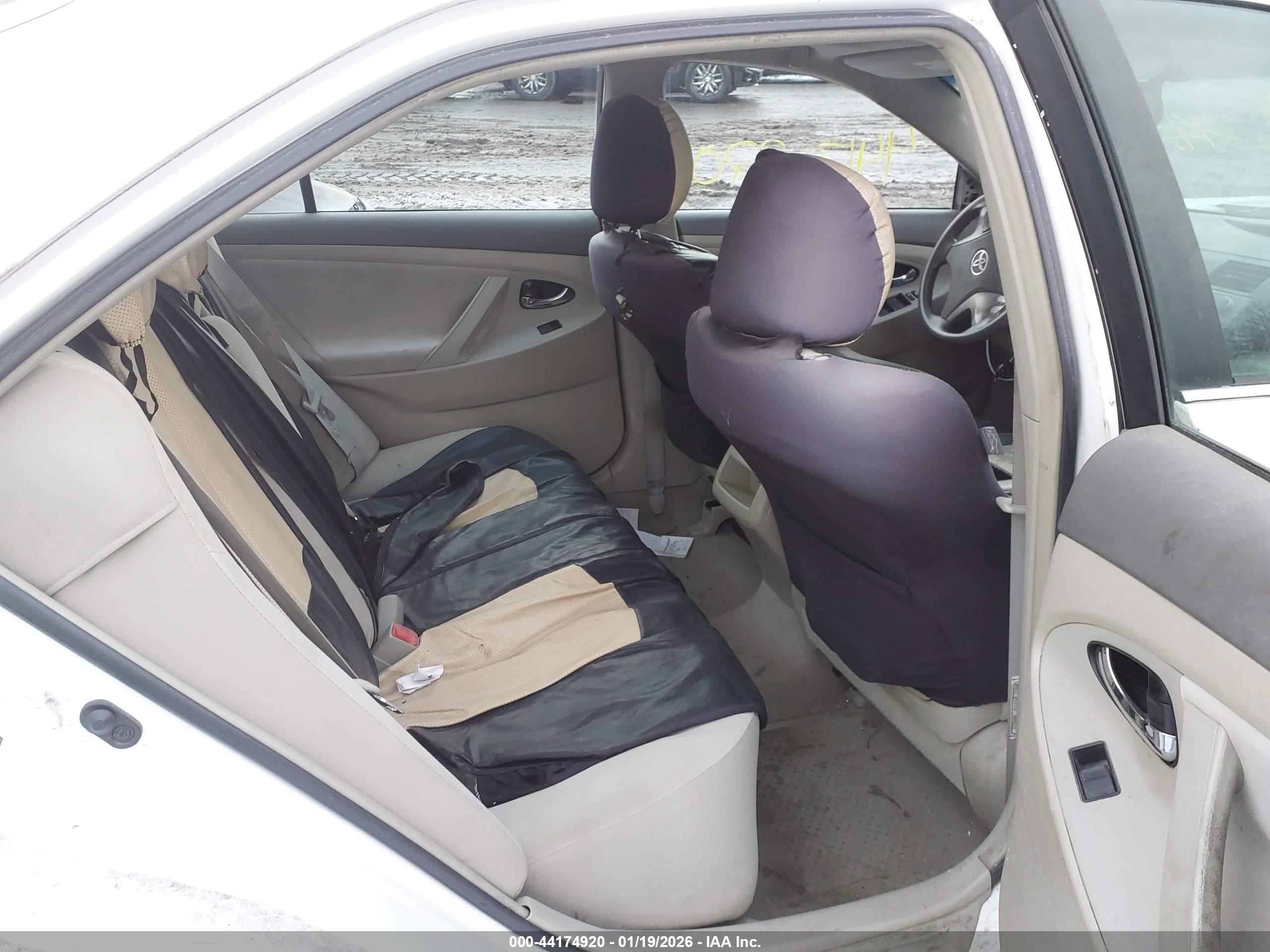 TOYOTA CAMRY image 8
