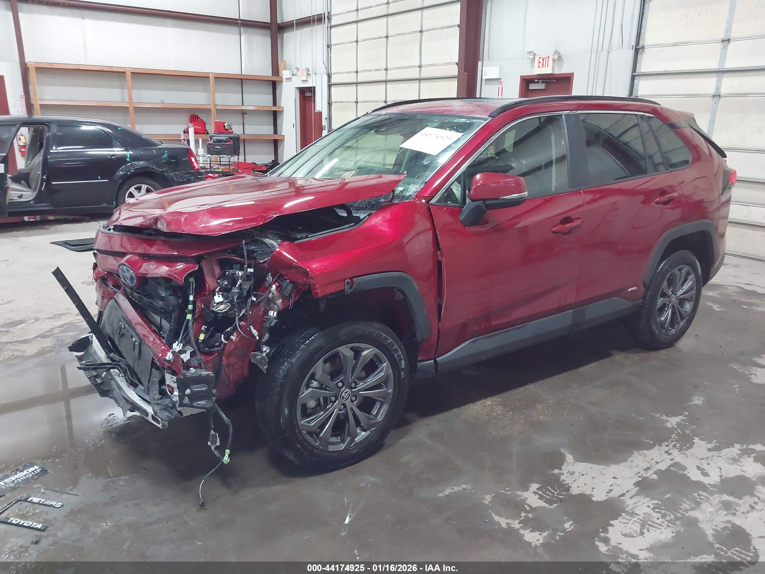 TOYOTA RAV4 image 2