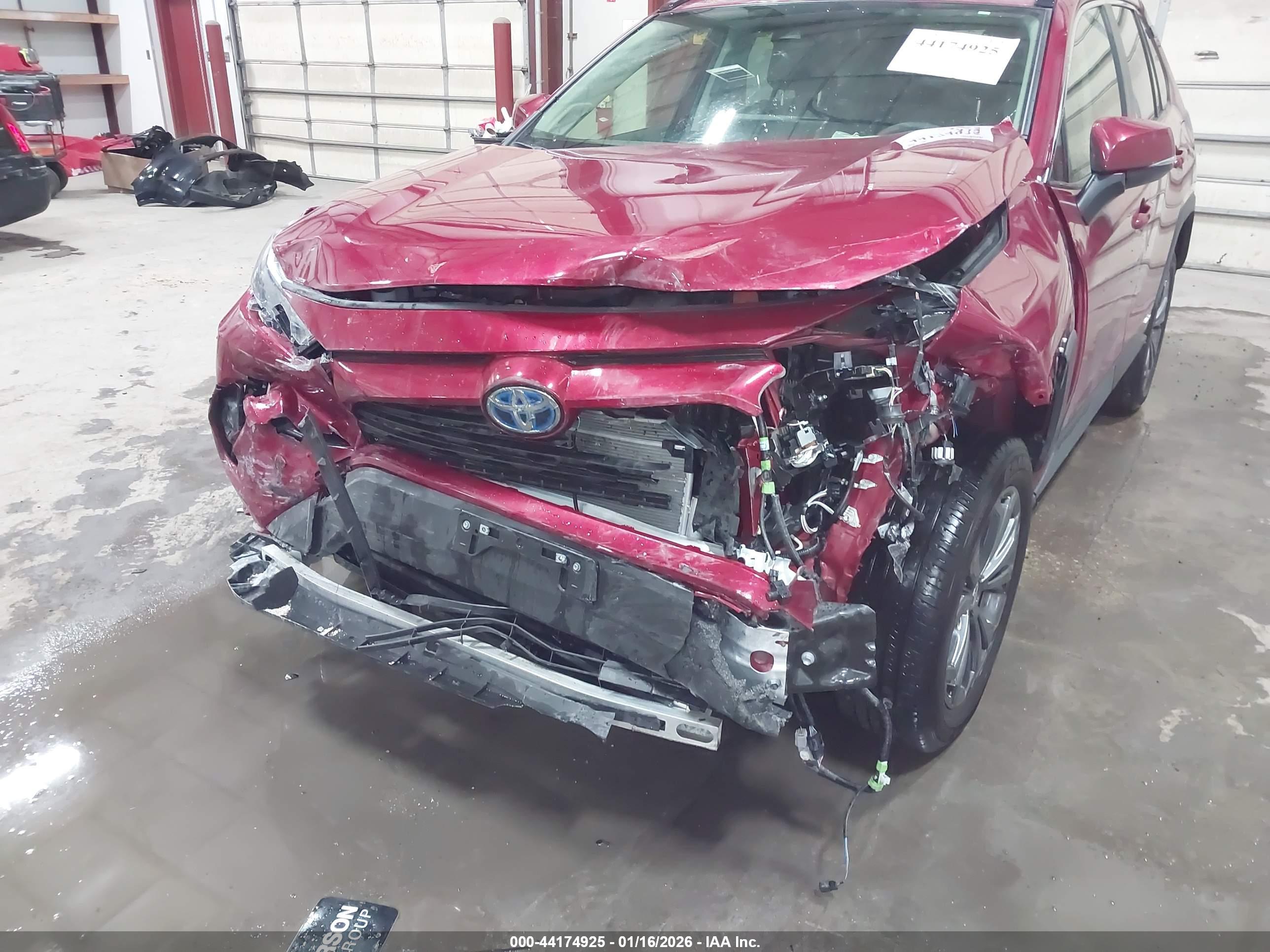 TOYOTA RAV4 image 6