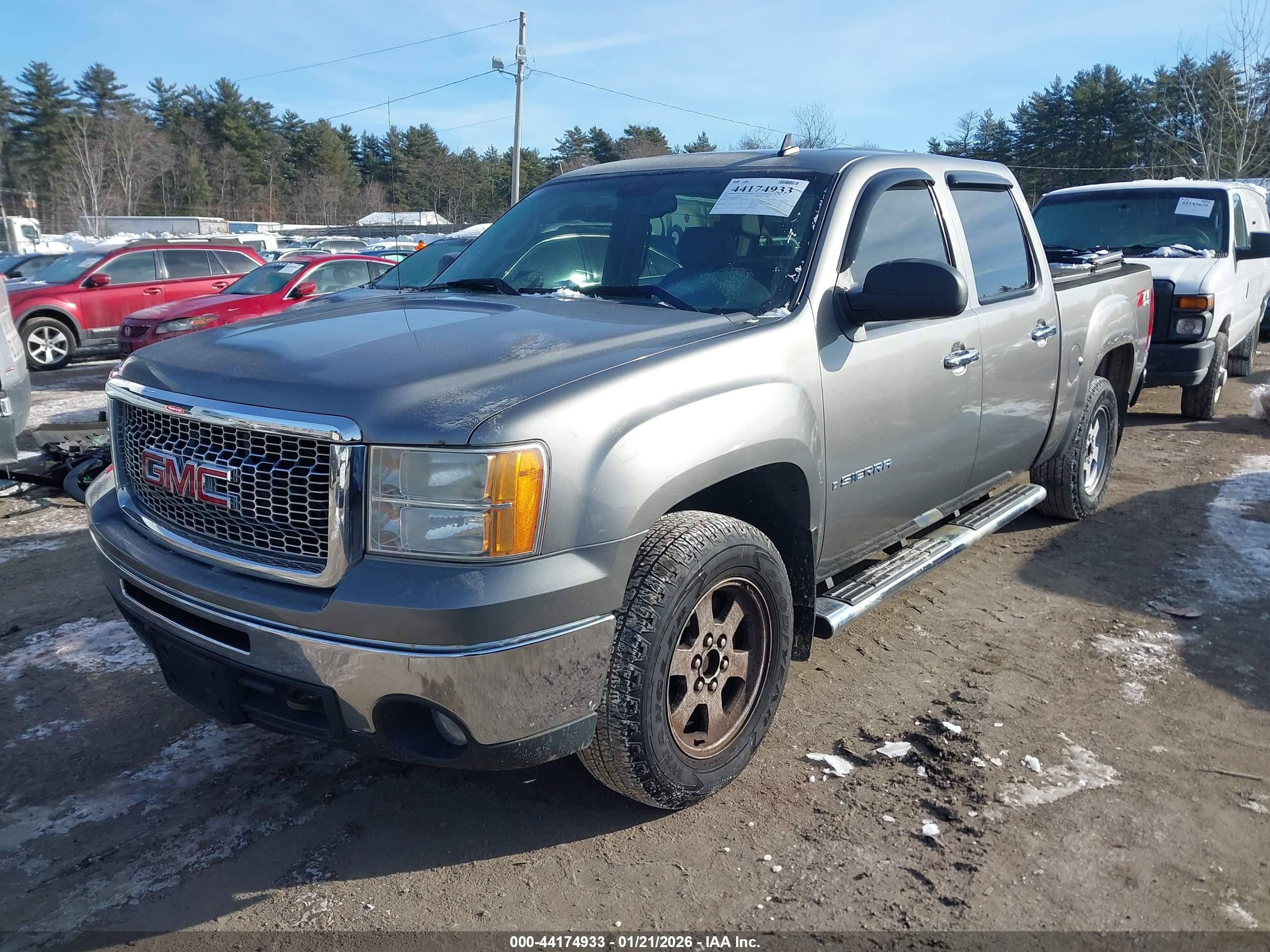 GMC SIERRA image 2