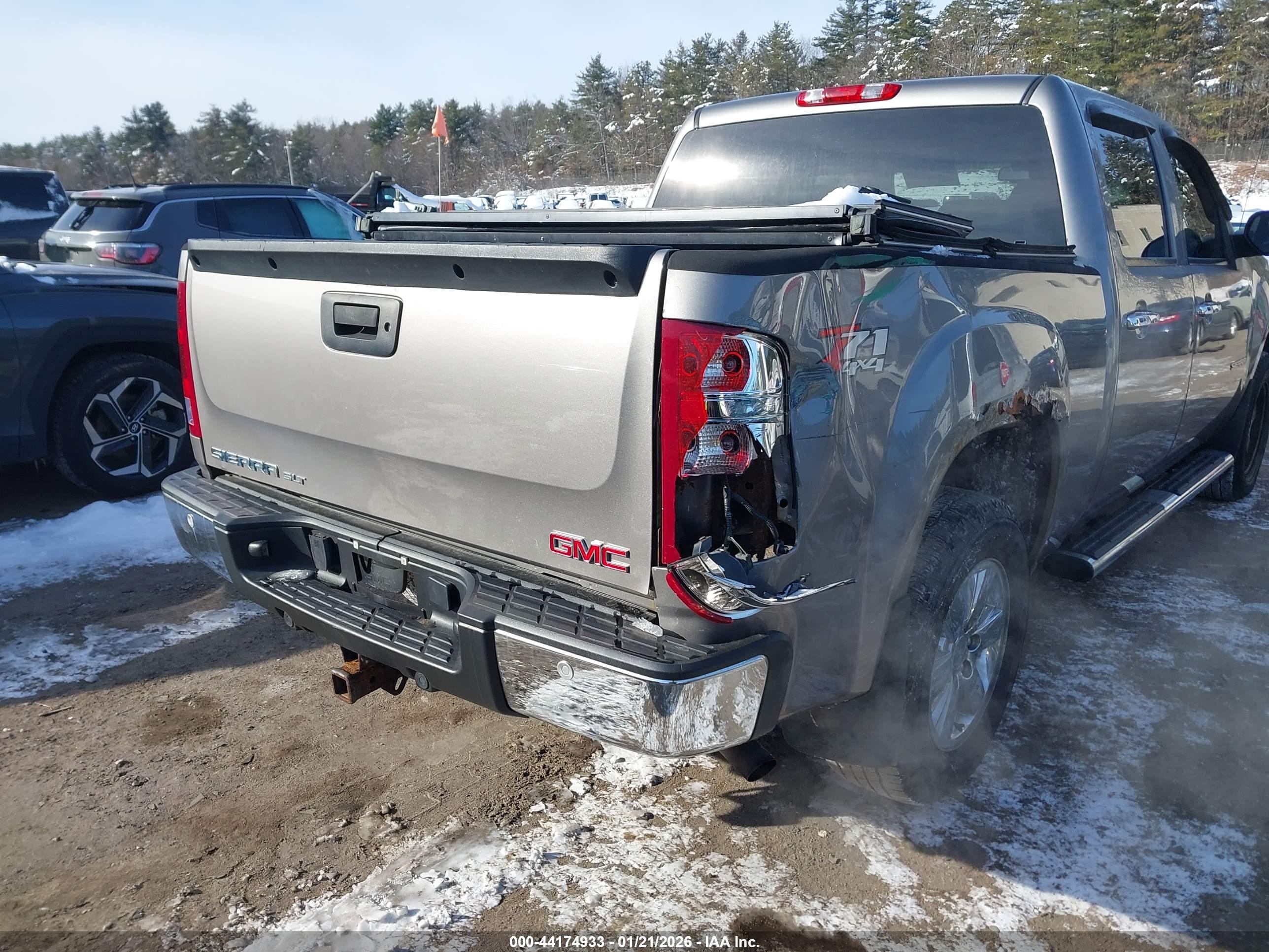 GMC SIERRA image 6