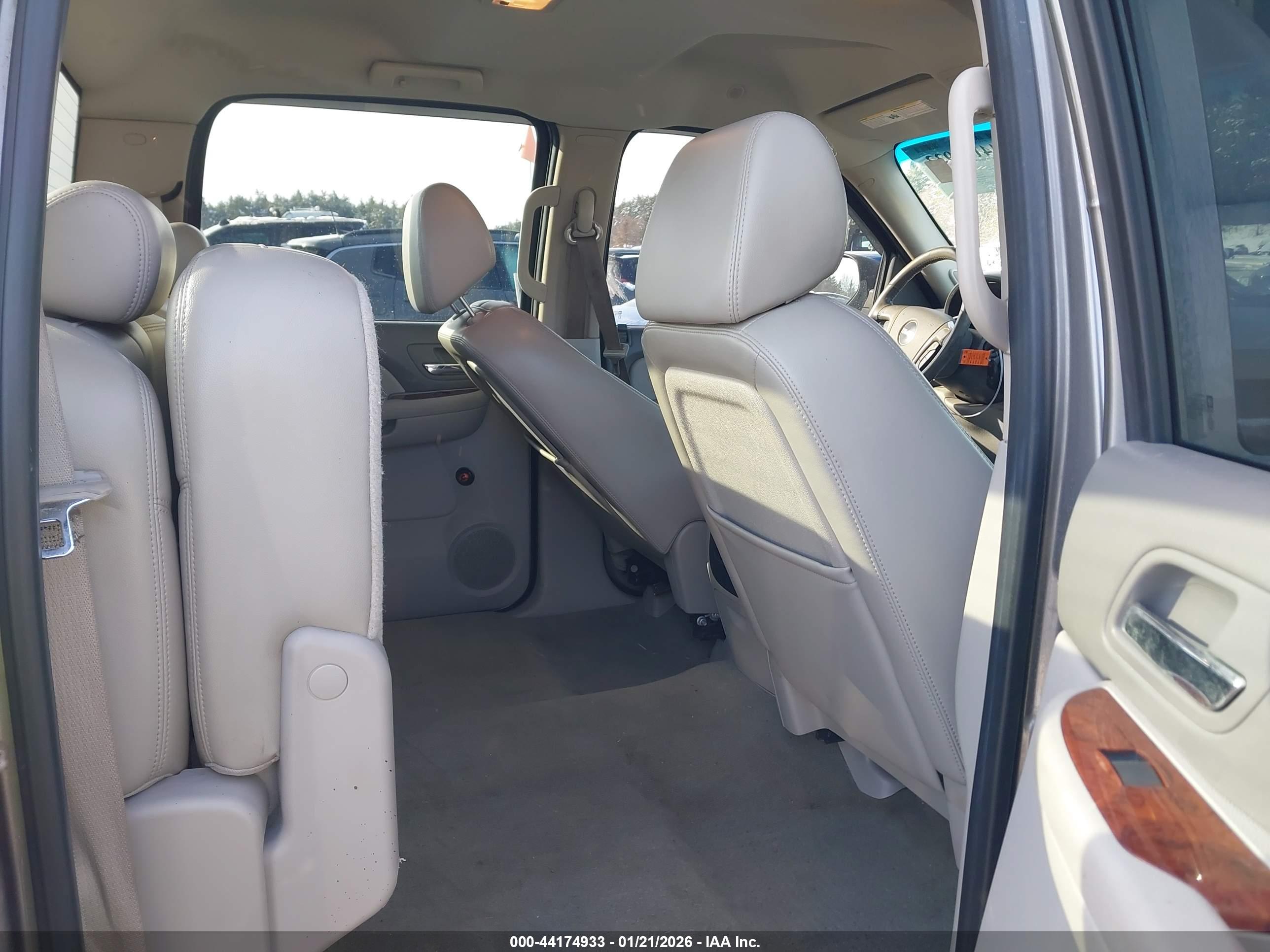 GMC SIERRA image 8