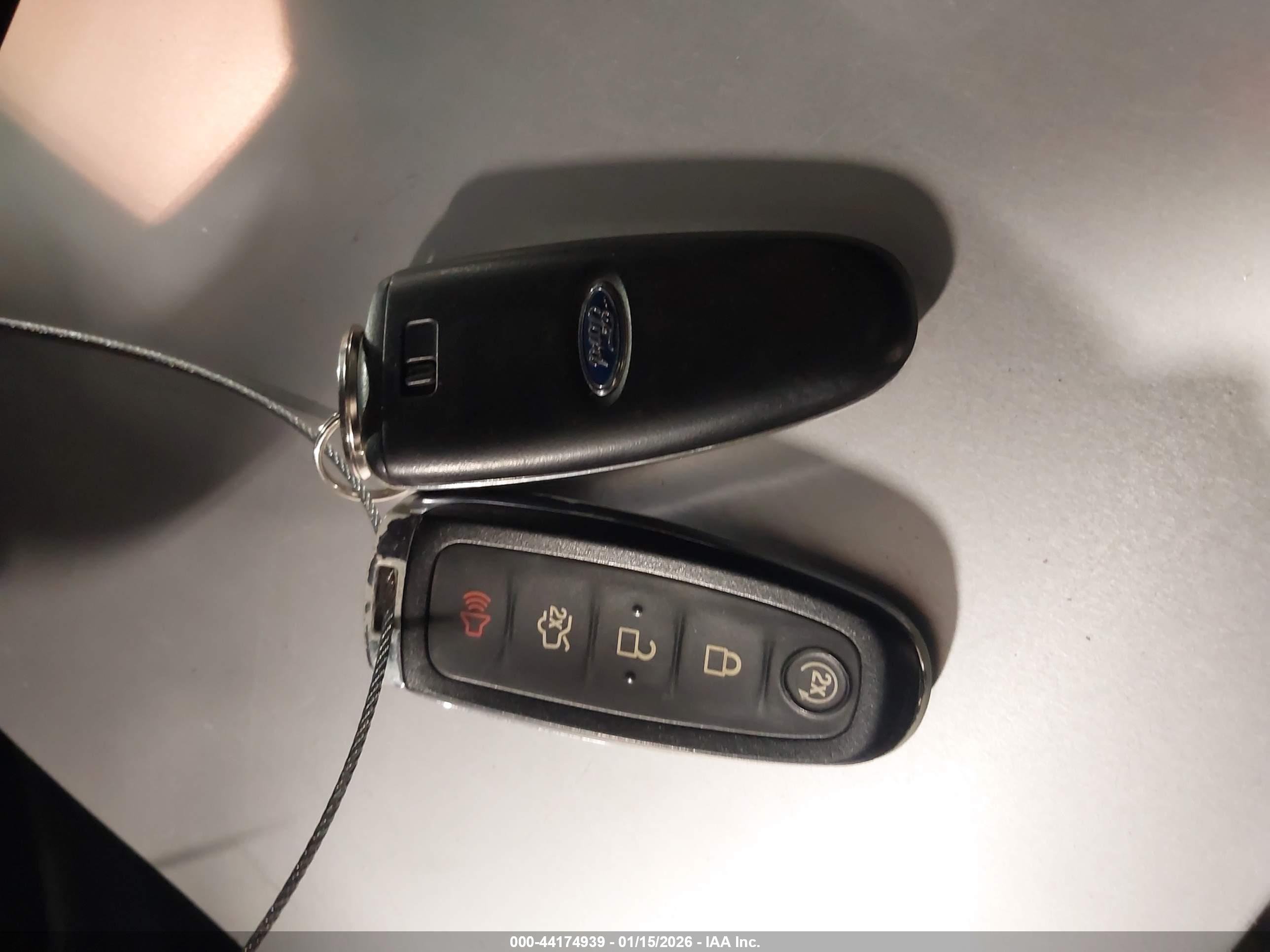 FORD TAURUS image 11