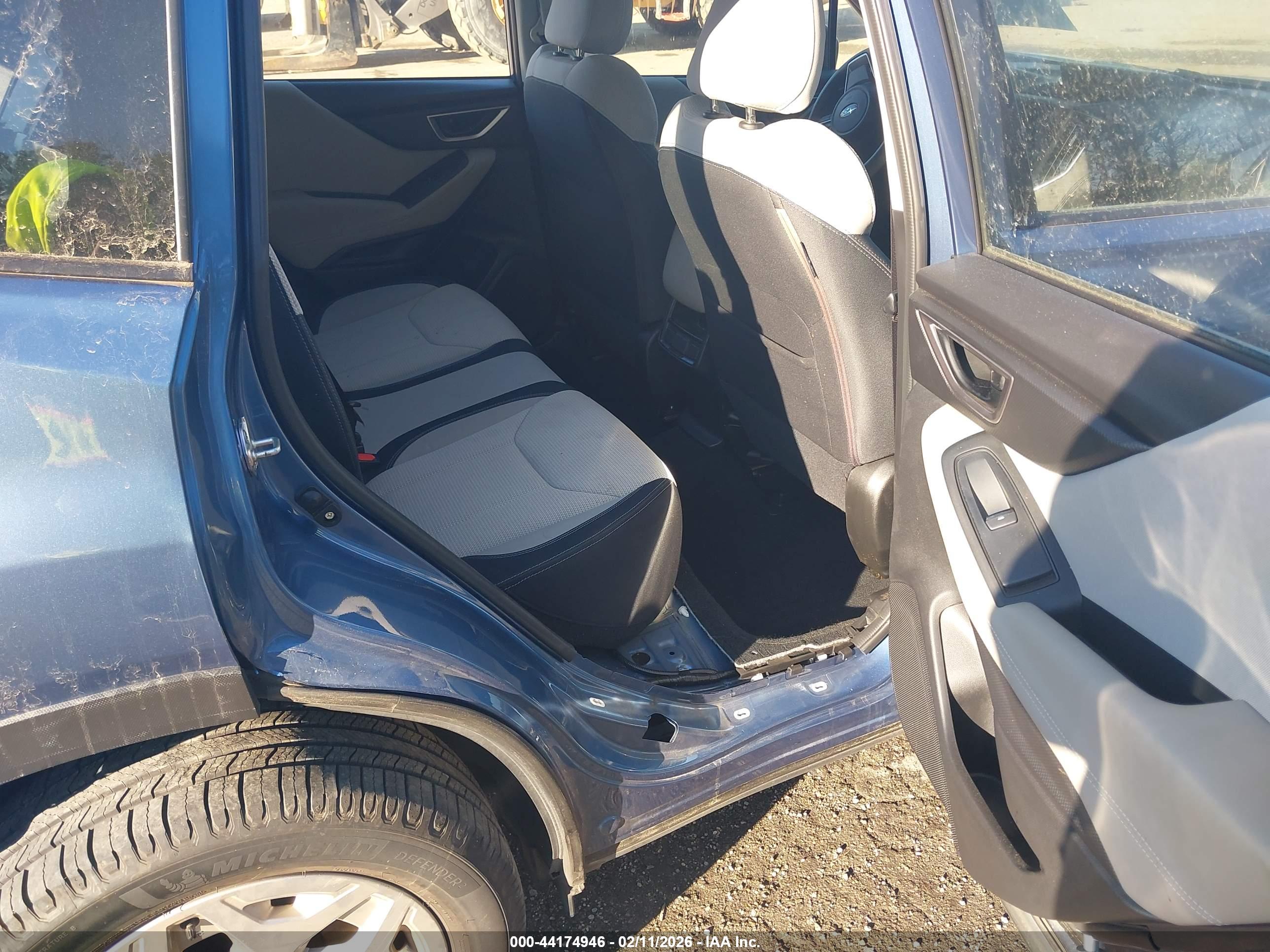 SUBARU FORESTER image 8