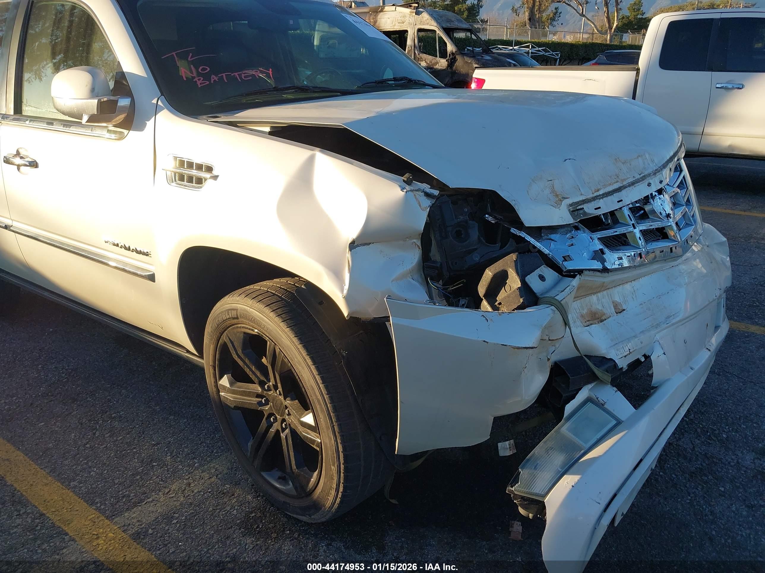CADILLAC ESCALADE image 6