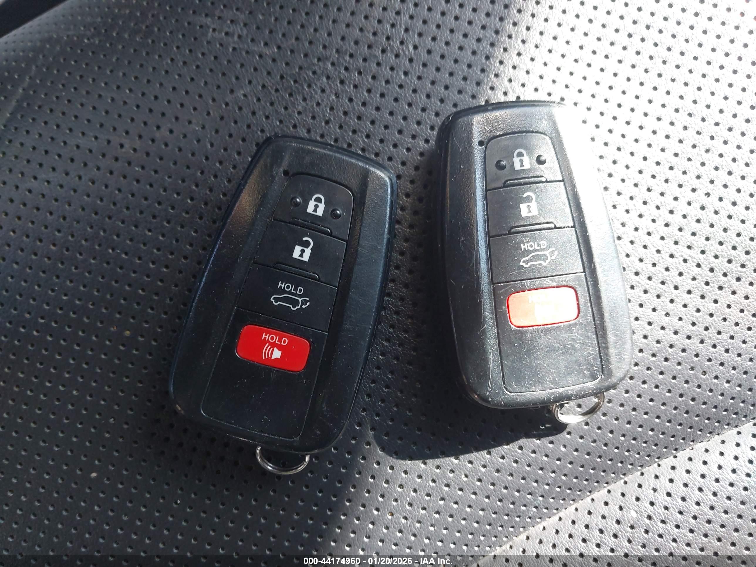 TOYOTA RAV4 image 11