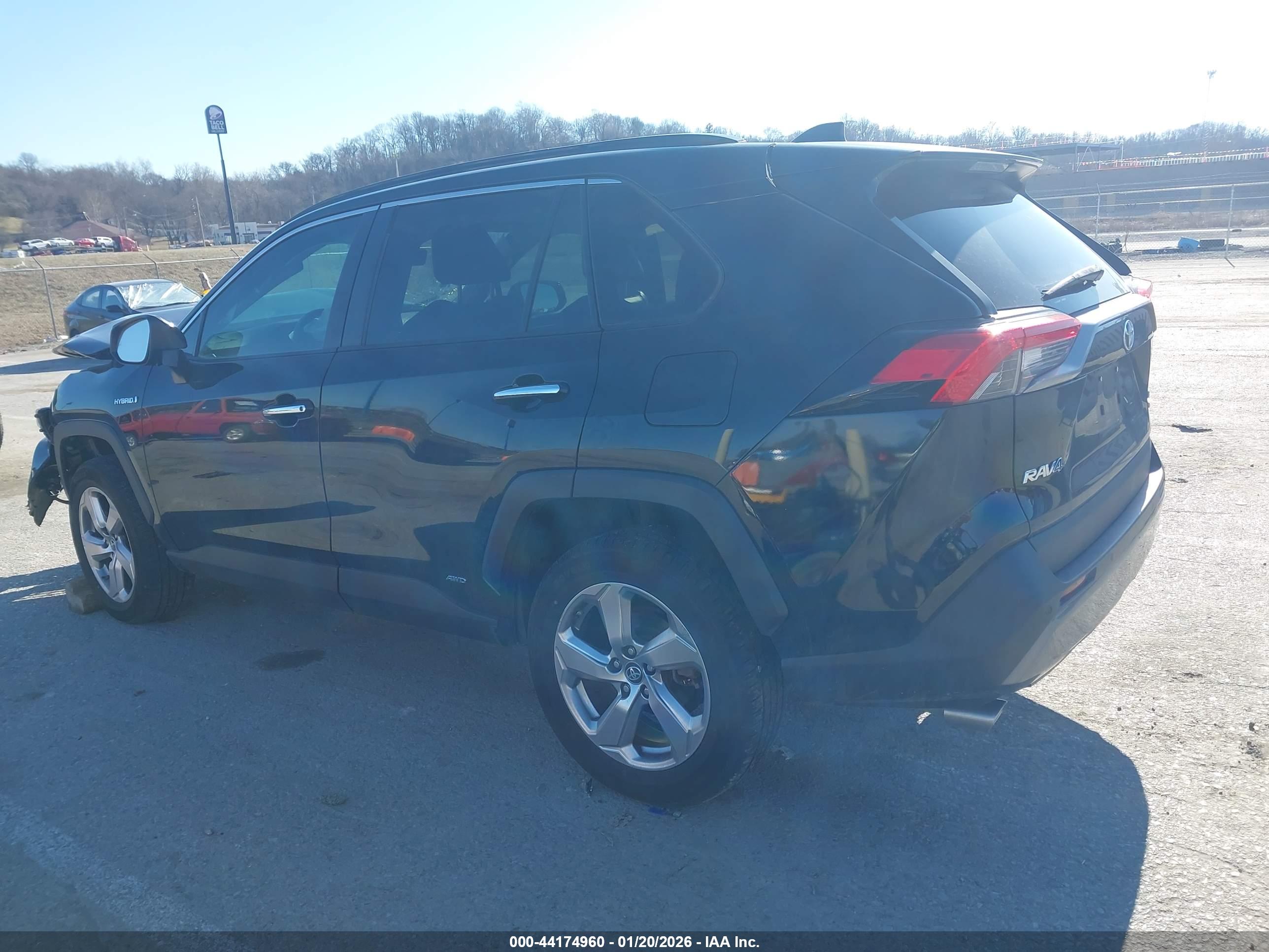 TOYOTA RAV4 image 3