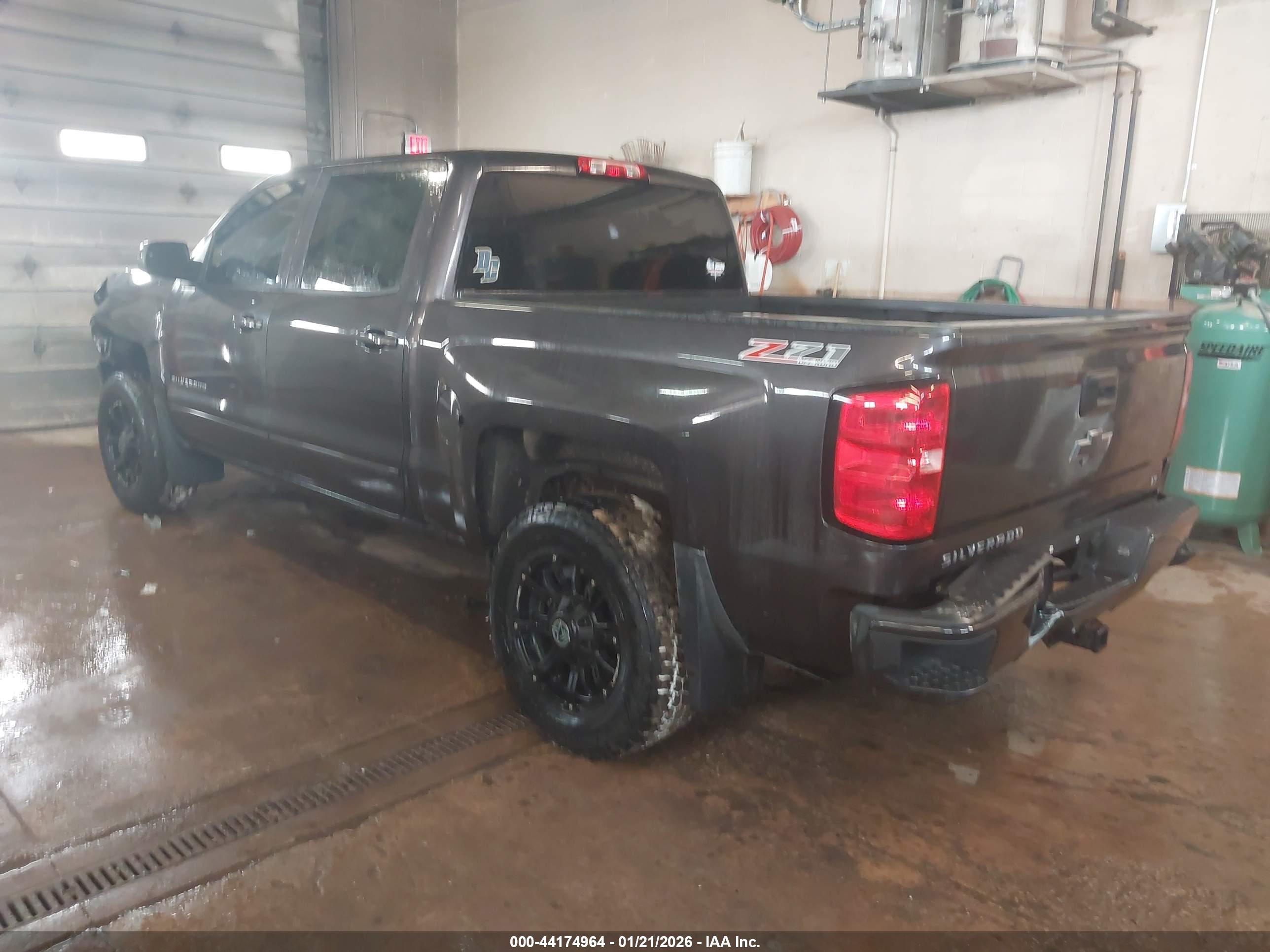 CHEVROLET SILVERADO image 3