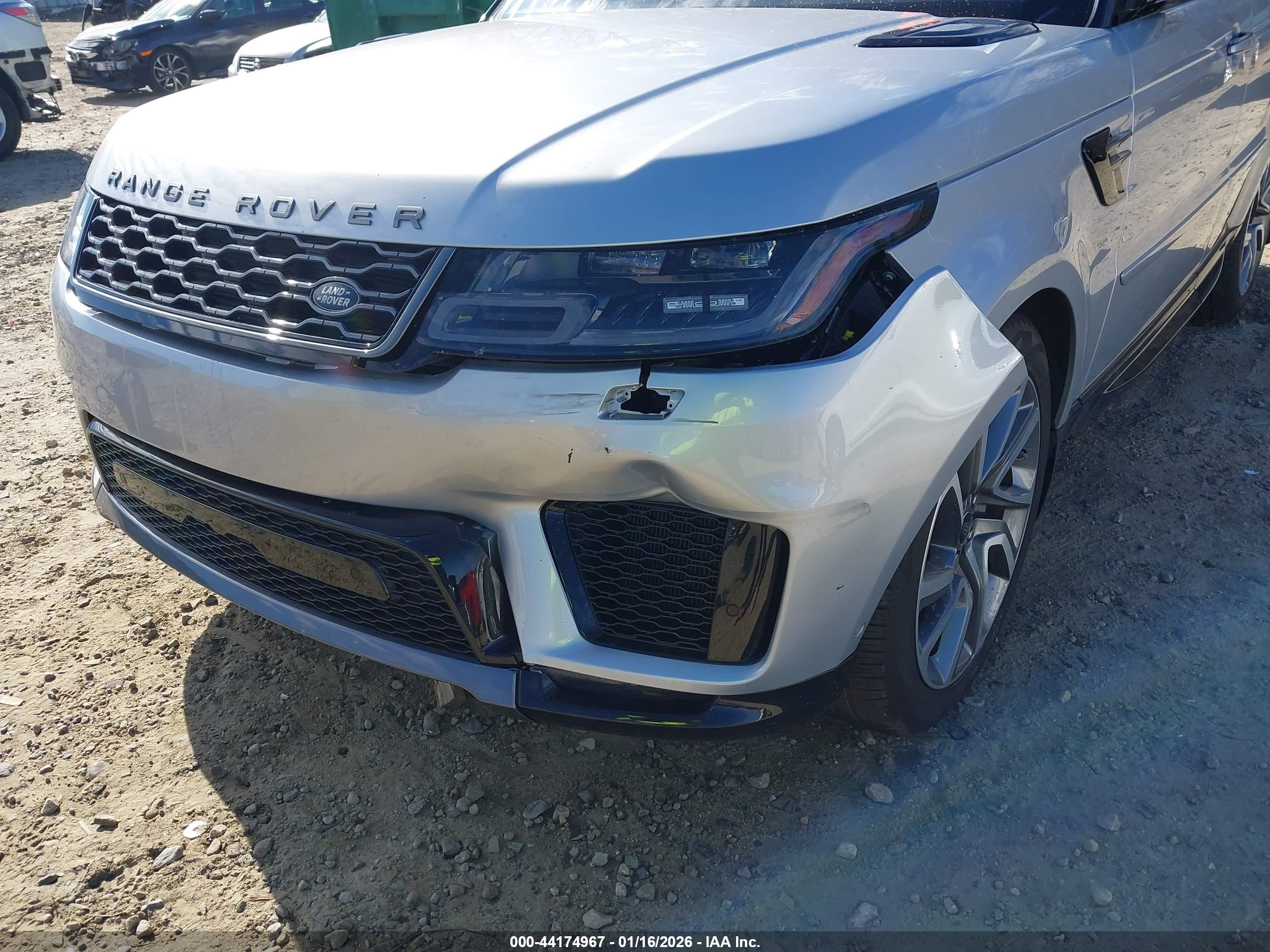 LAND ROVER image 6