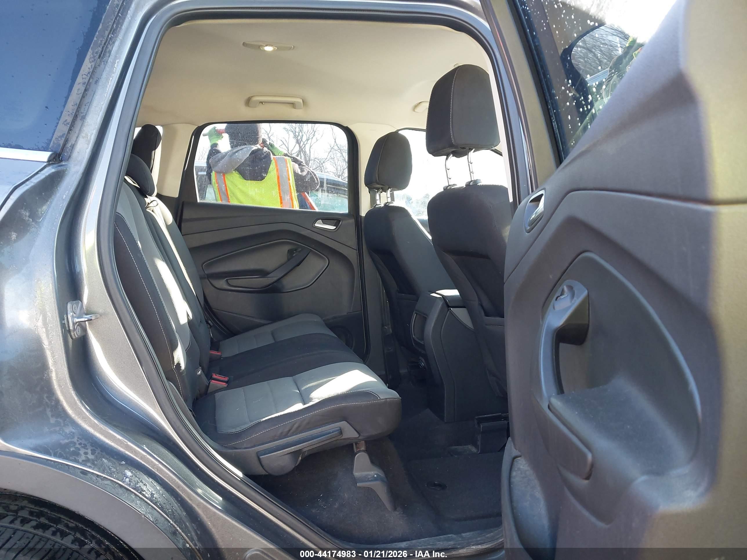 FORD ESCAPE image 8