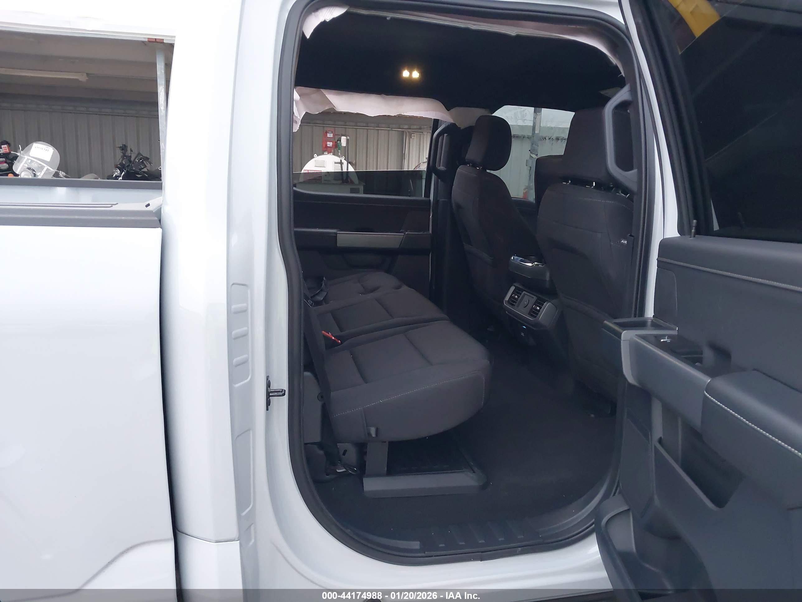 FORD F-150 image 8