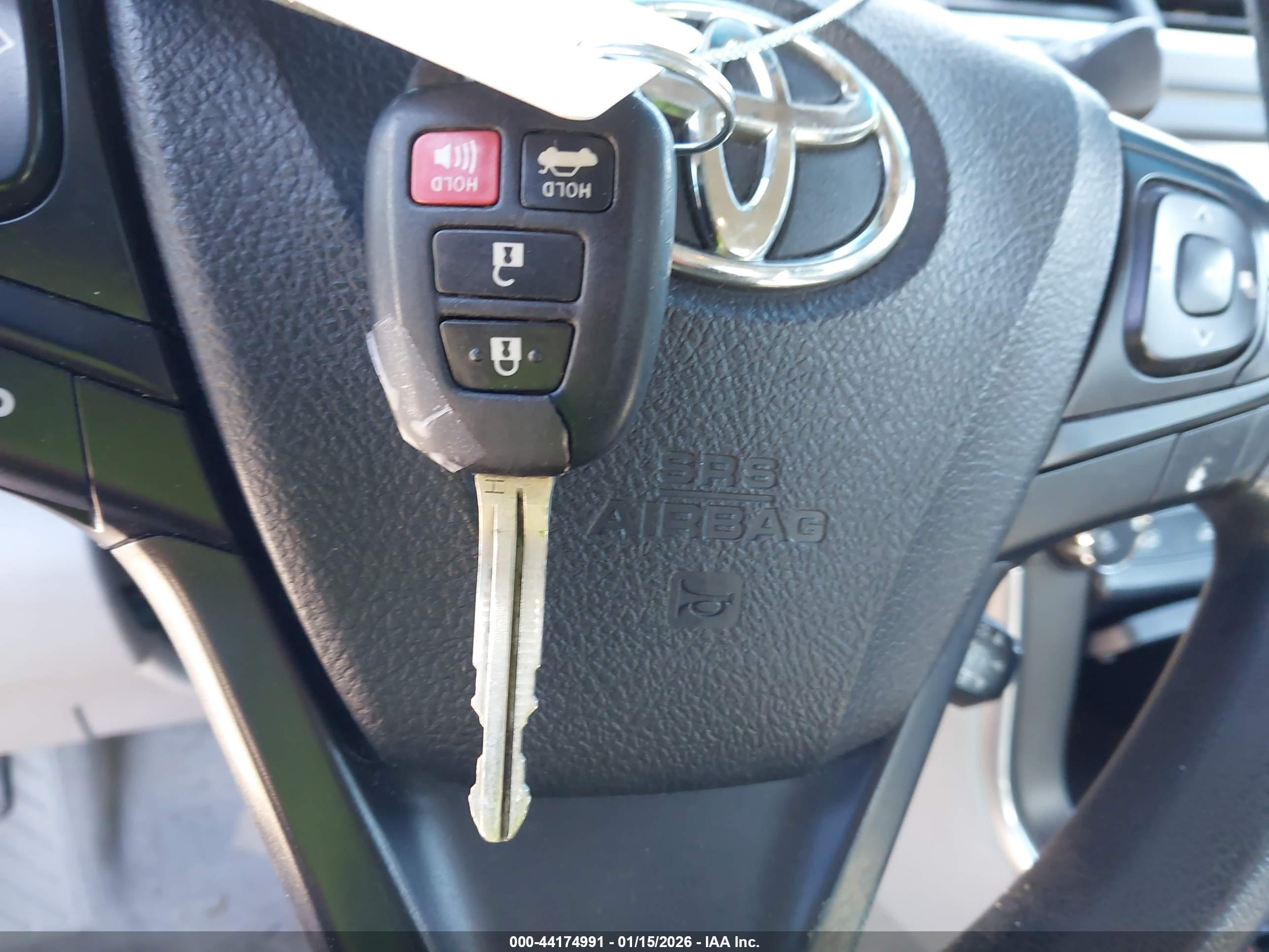 TOYOTA CAMRY image 11