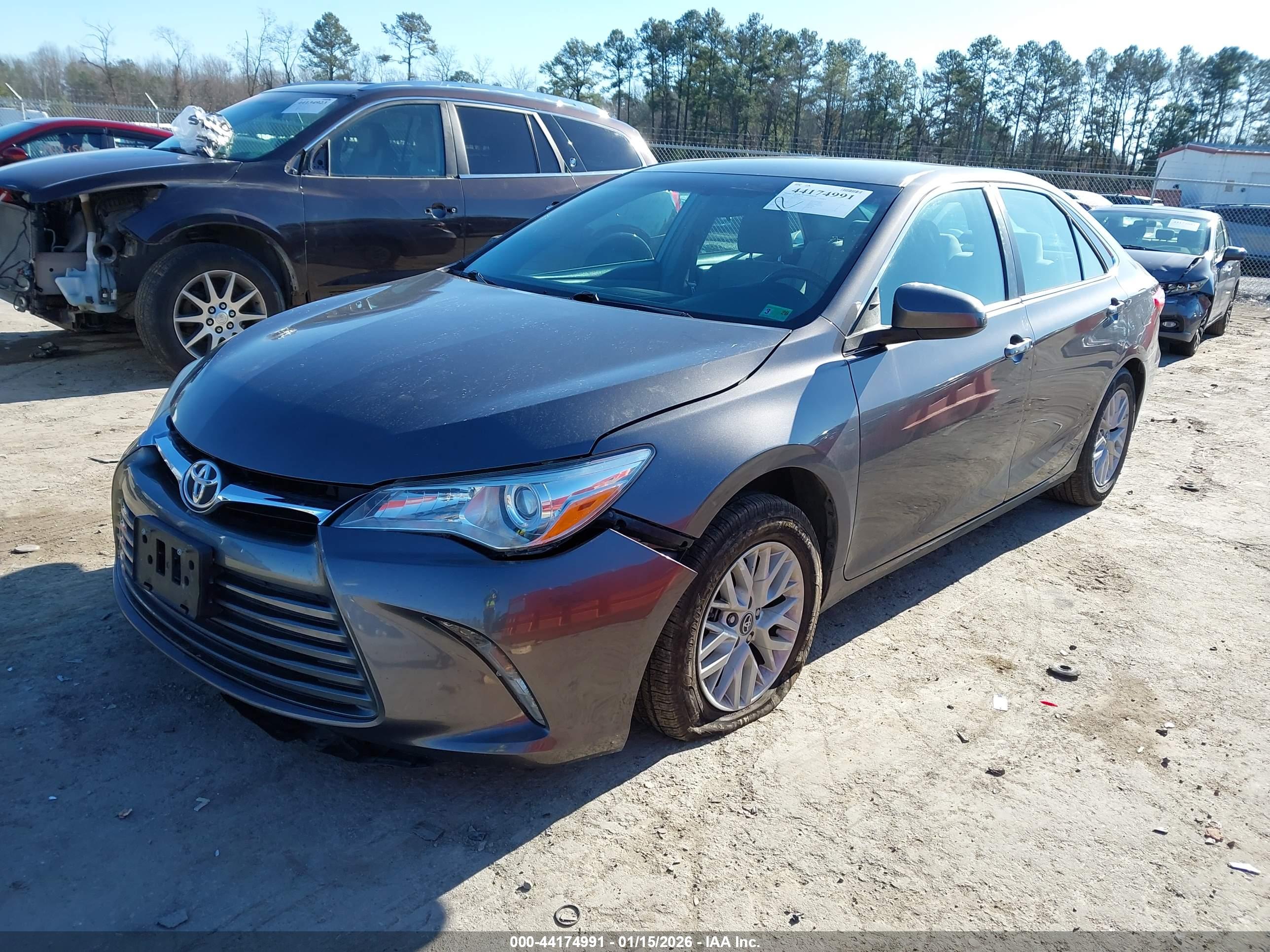 TOYOTA CAMRY image 2