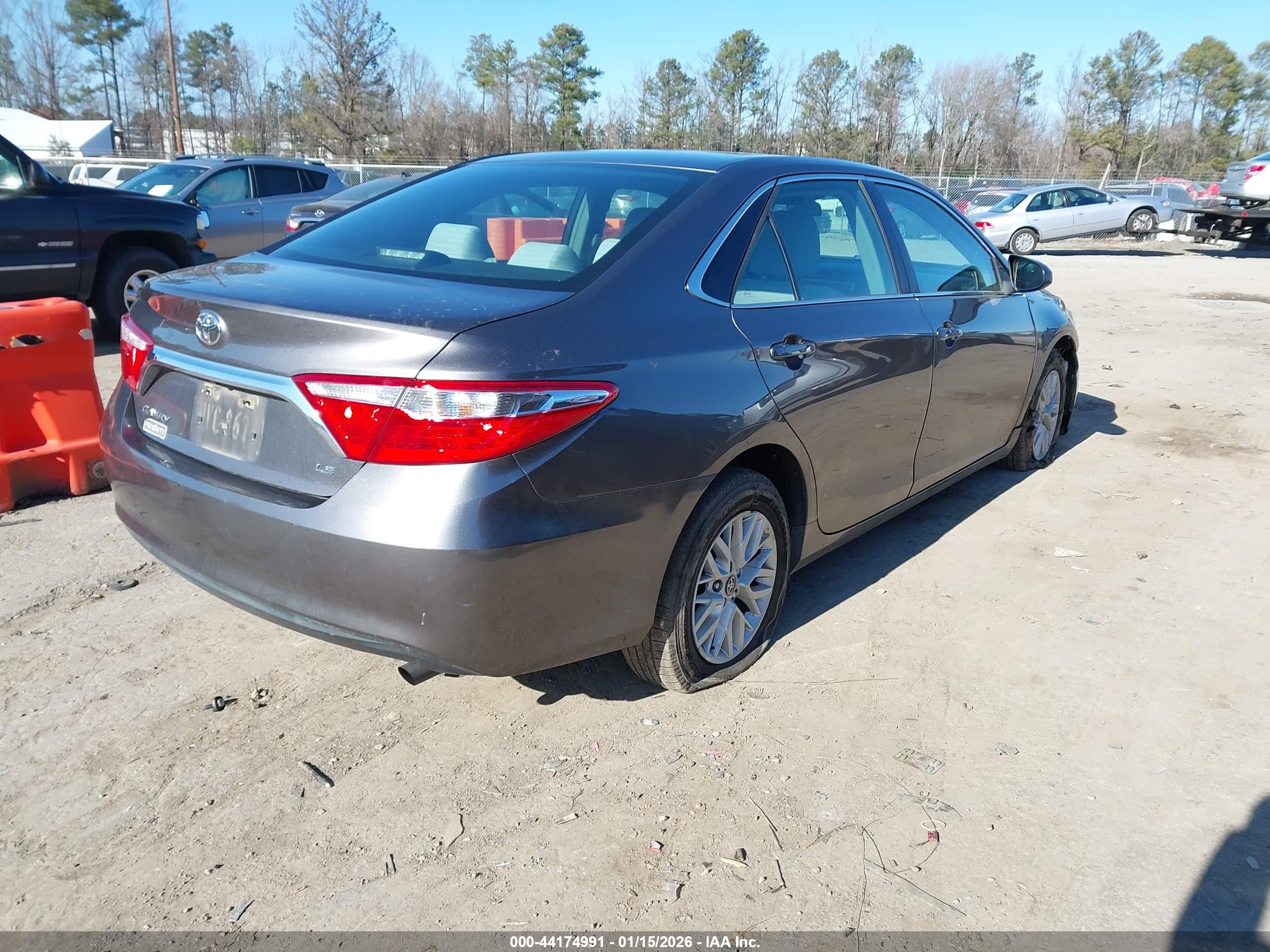 TOYOTA CAMRY image 4