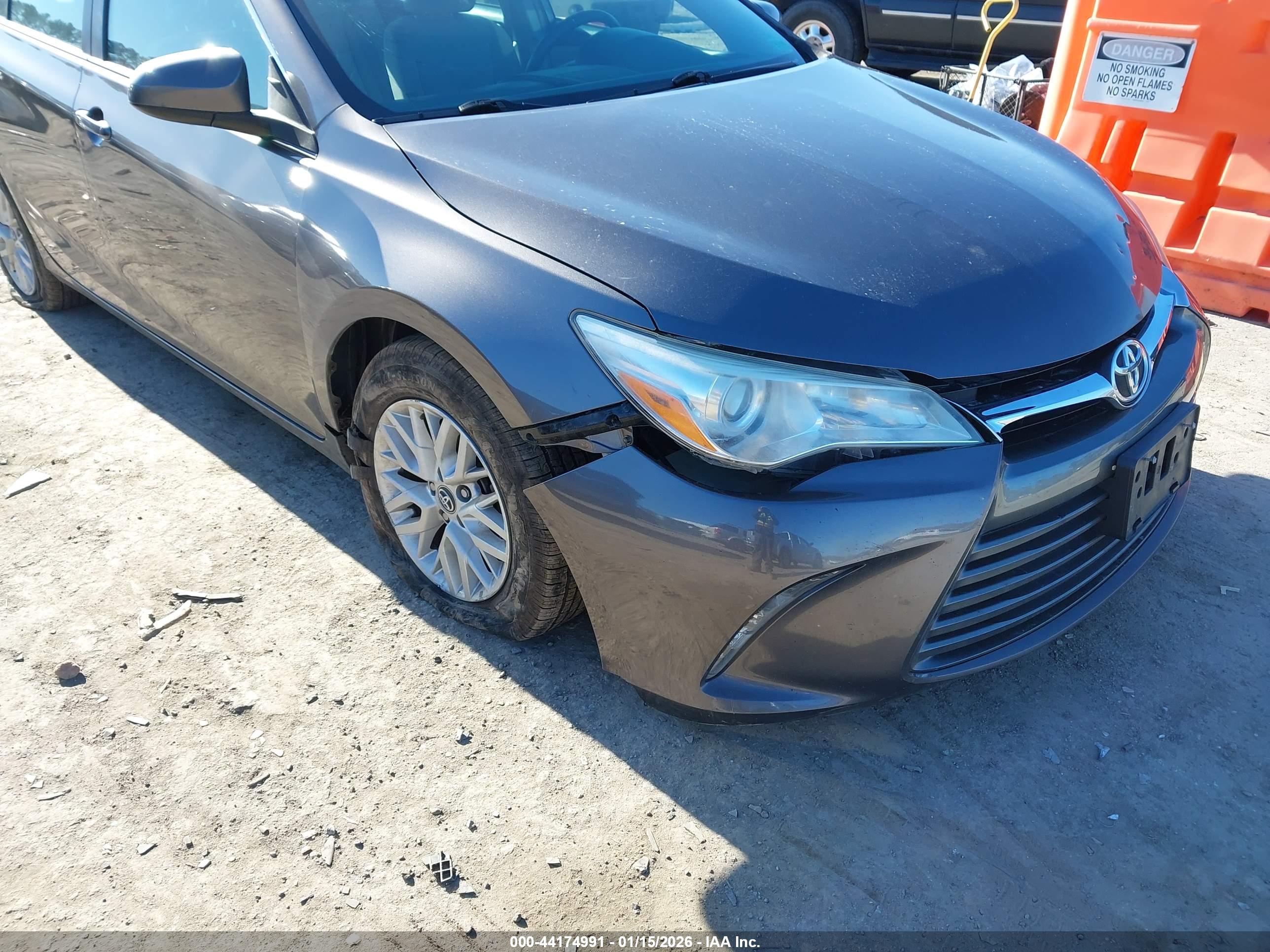 TOYOTA CAMRY image 6